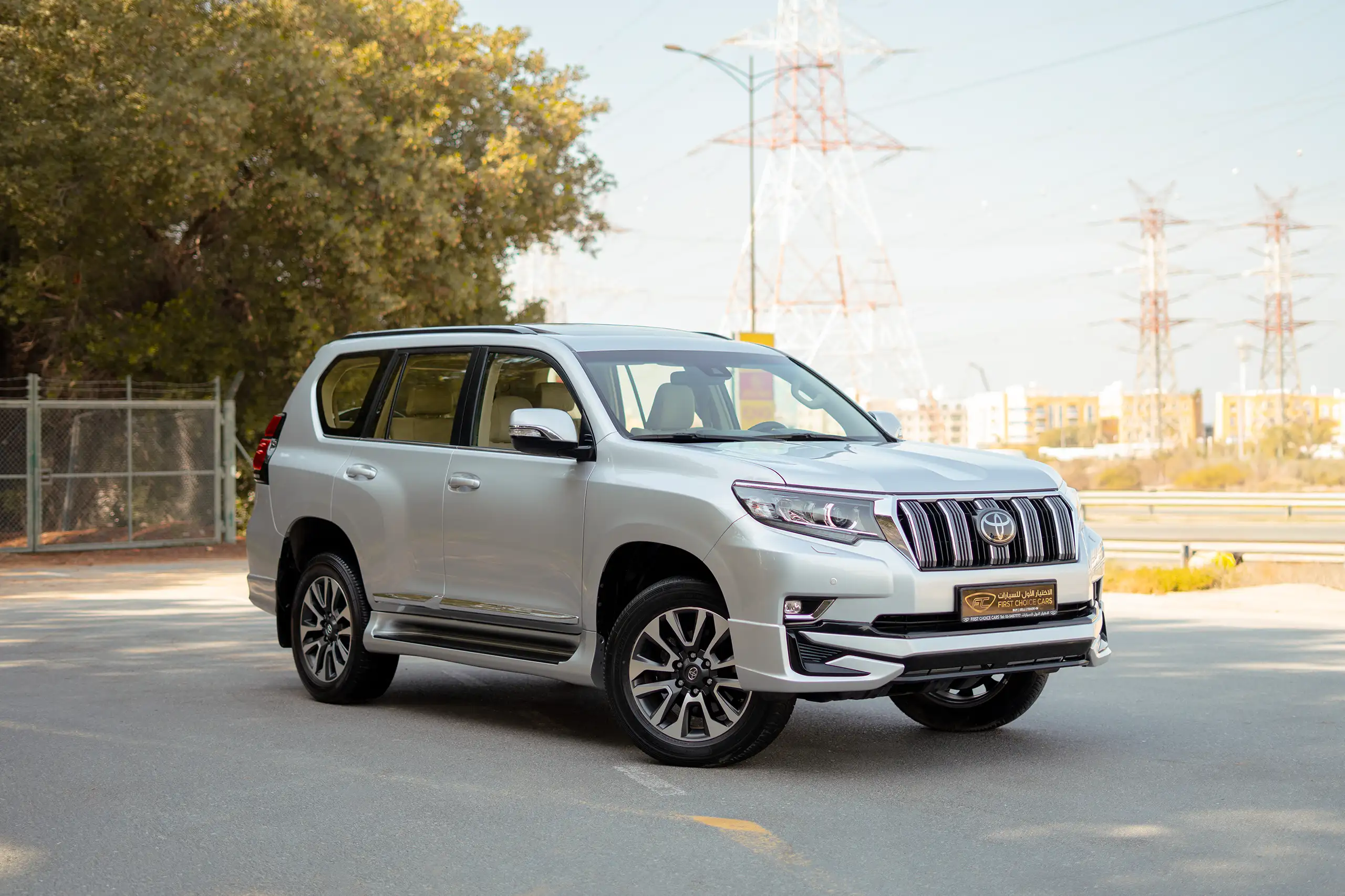 Used 2023 Toyota Prado VXR Silver – Right Front Diagonal (45°) View at First Choice Cars Sharjah