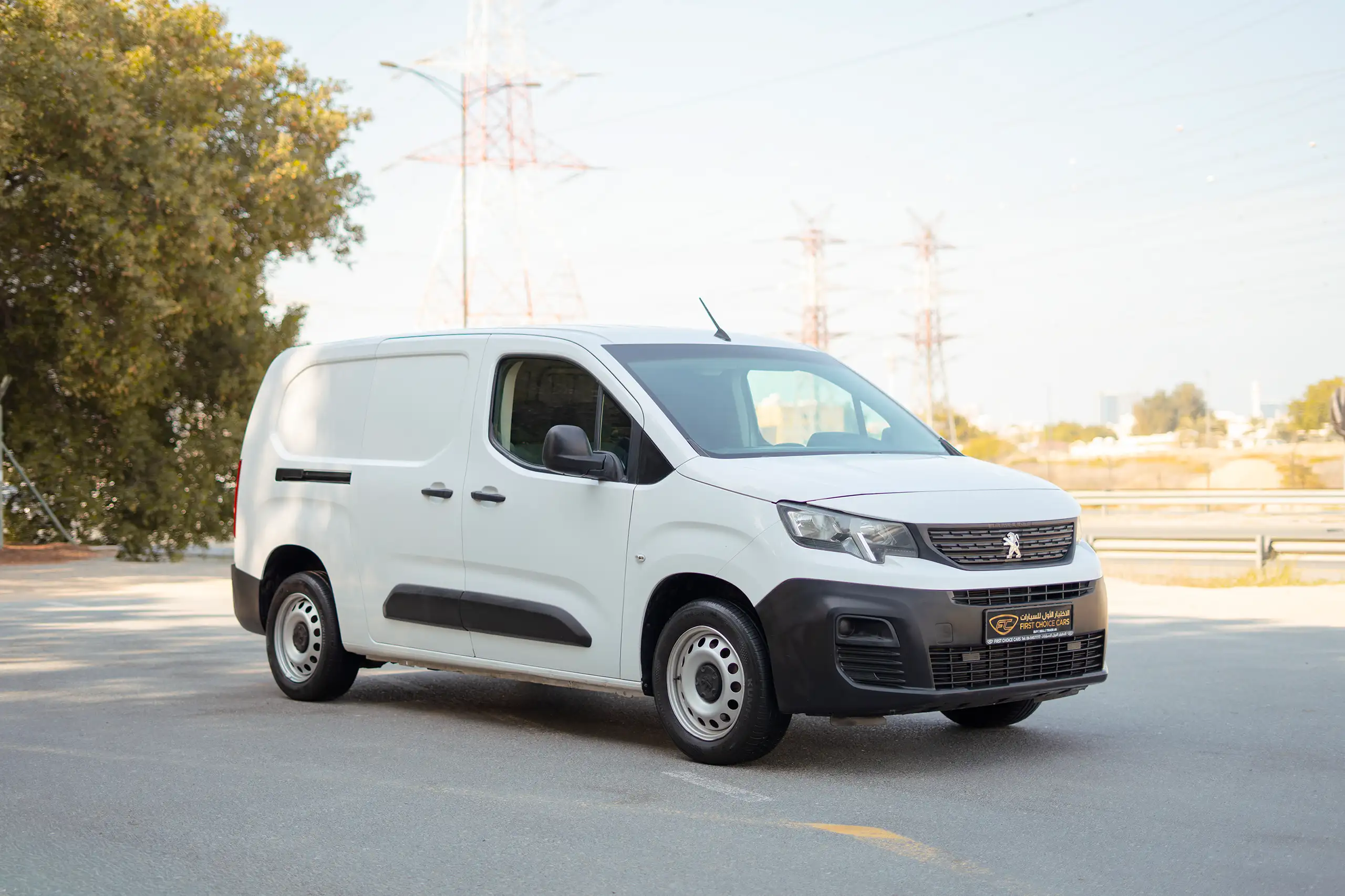 Used 2022 Peugeot Partner Standard White – Right Front Diagonal (45°) View at First Choice Cars Sharjah