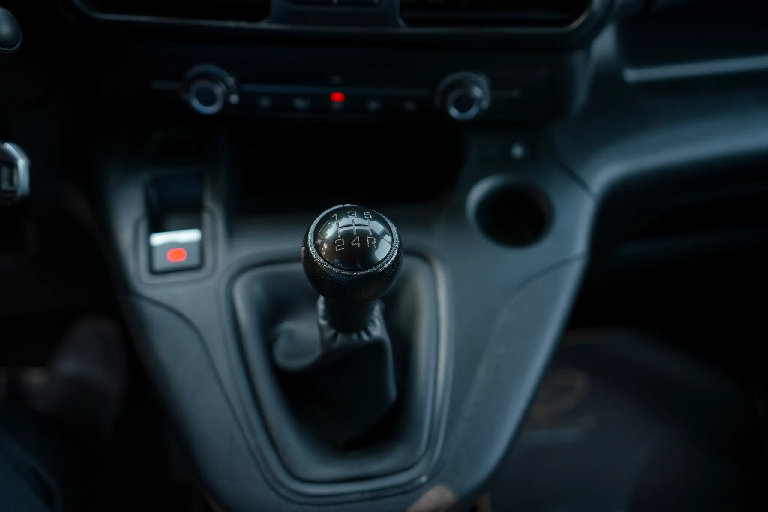 Used 2022 Peugeot Partner Standard White – Center Console & Gear Shifter at First Choice Cars Sharjah