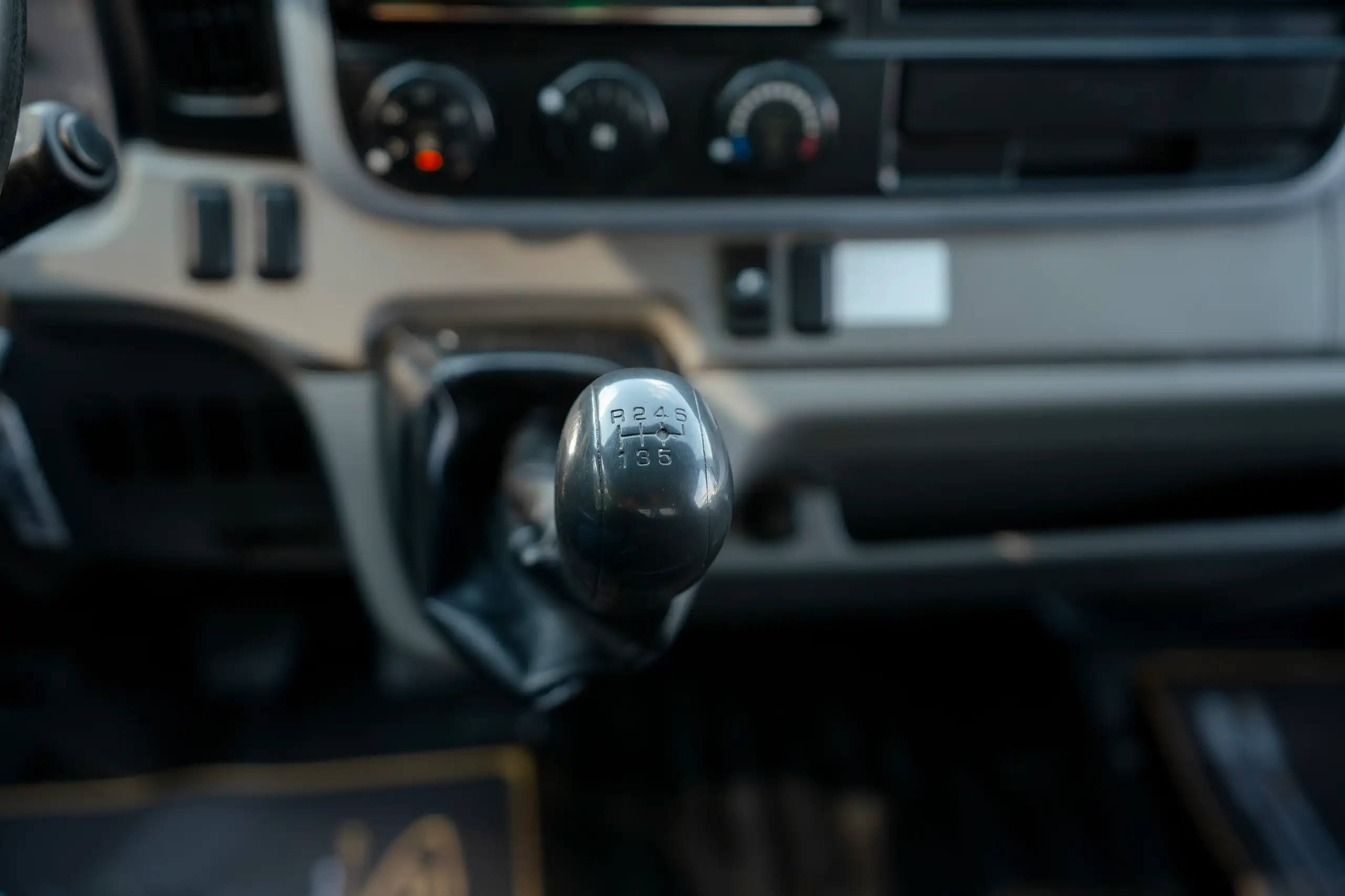 Used 2020 Mitsubishi Canter Chiller Box White – Center Console & Gear Shifter at First Choice Cars Sharjah