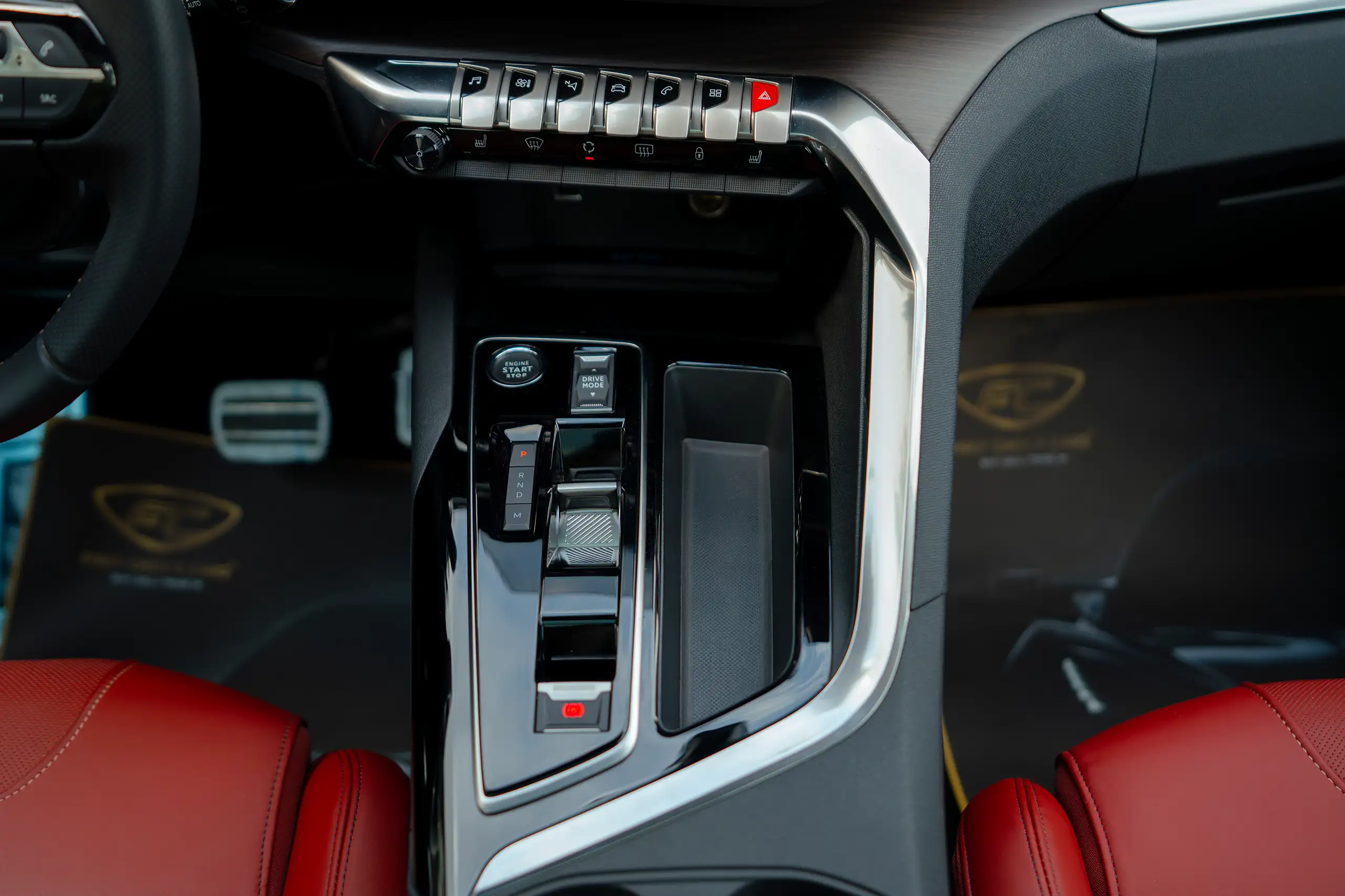 Used 2024 Peugeot 3008 GT Black – Center Console & Gear Shifter at First Choice Cars Sharjah