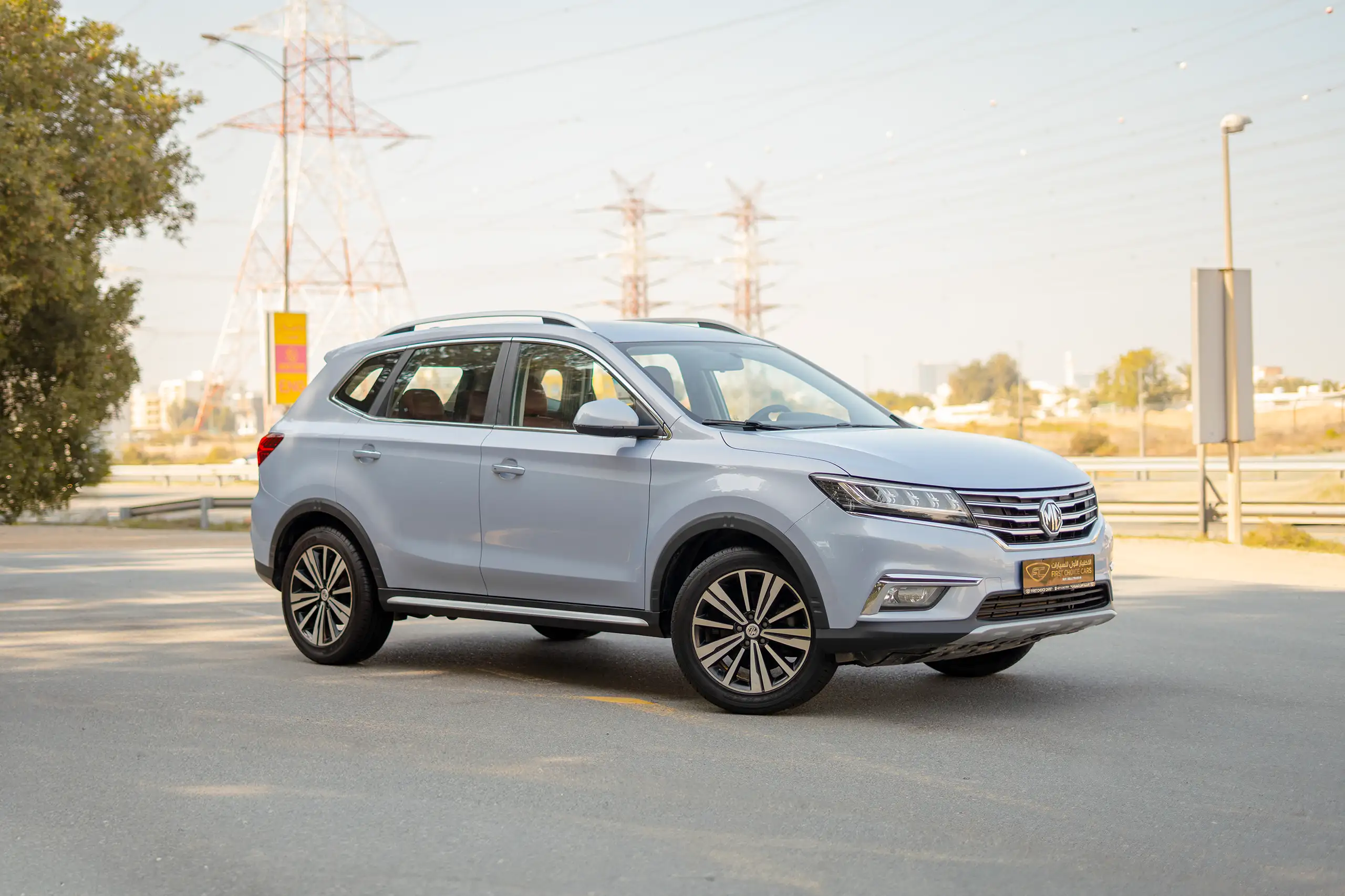 Used 2022 MG RX5 Luxury Silver – Right Front Diagonal (45°) View at First Choice Cars Sharjah