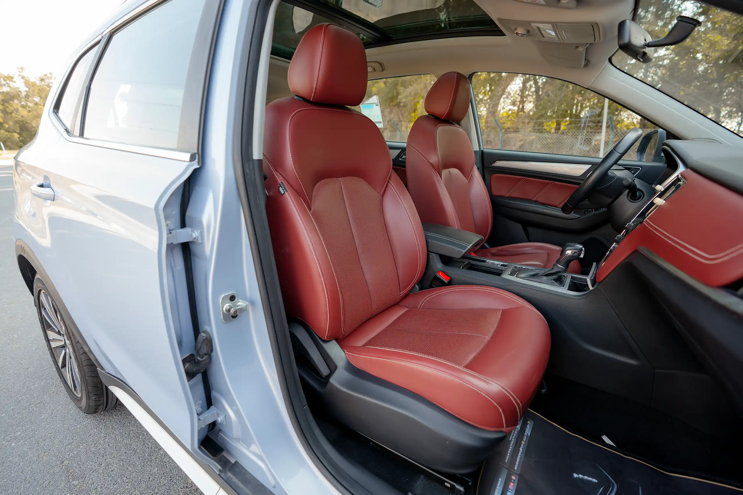 Used 2022 MG RX5 Luxury Silver – Front Passenger Side Cabin View at First Choice Cars Sharjah