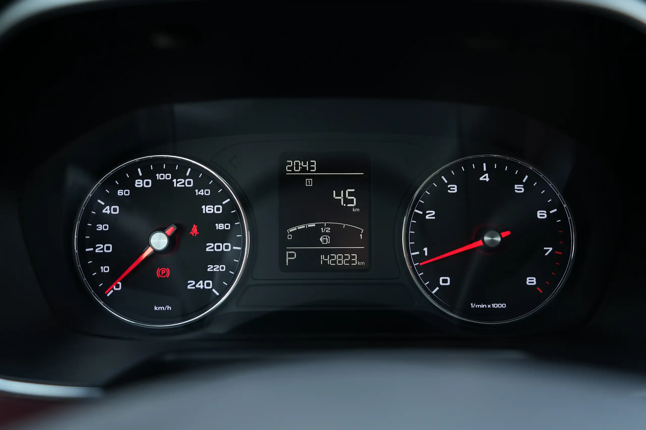 Used 2022 MG RX5 Luxury Silver – Odometer / Mileage Reading View at First Choice Cars Sharjah