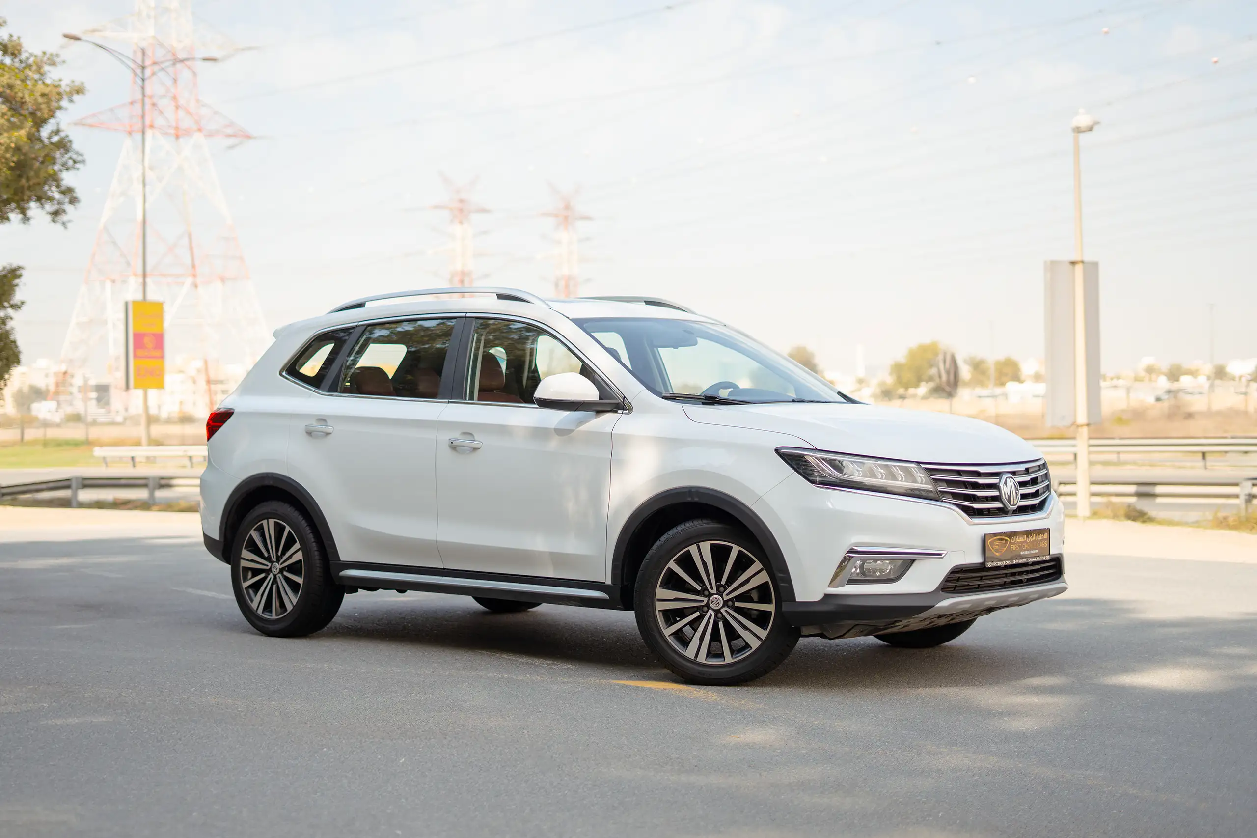 Used 2022 MG RX5 Luxury White – Right Front Diagonal (45°) View at First Choice Cars Sharjah