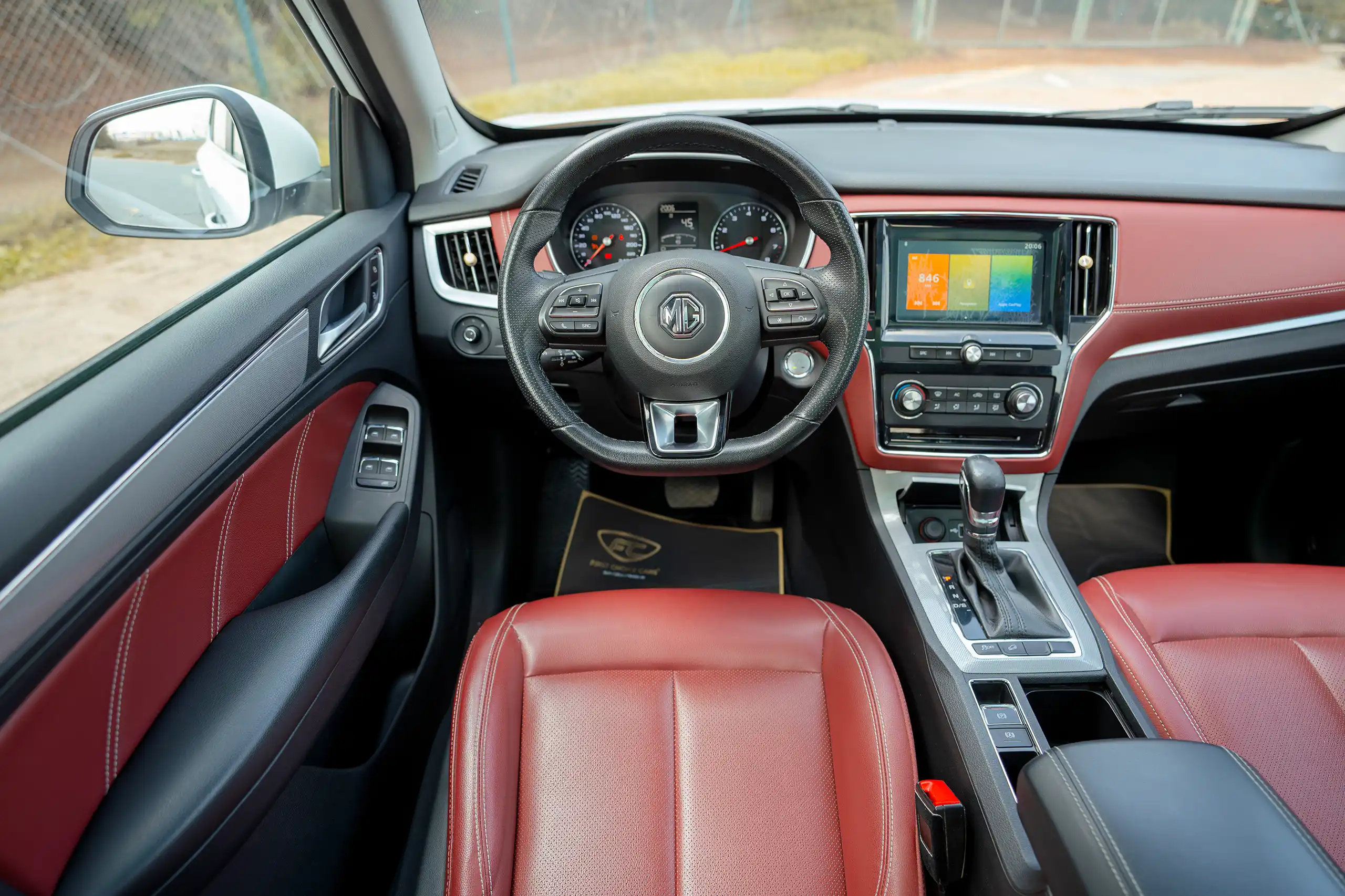 Used 2022 MG RX5 Luxury White – Steering Wheel & Instrument Cluster at First Choice Cars Sharjah