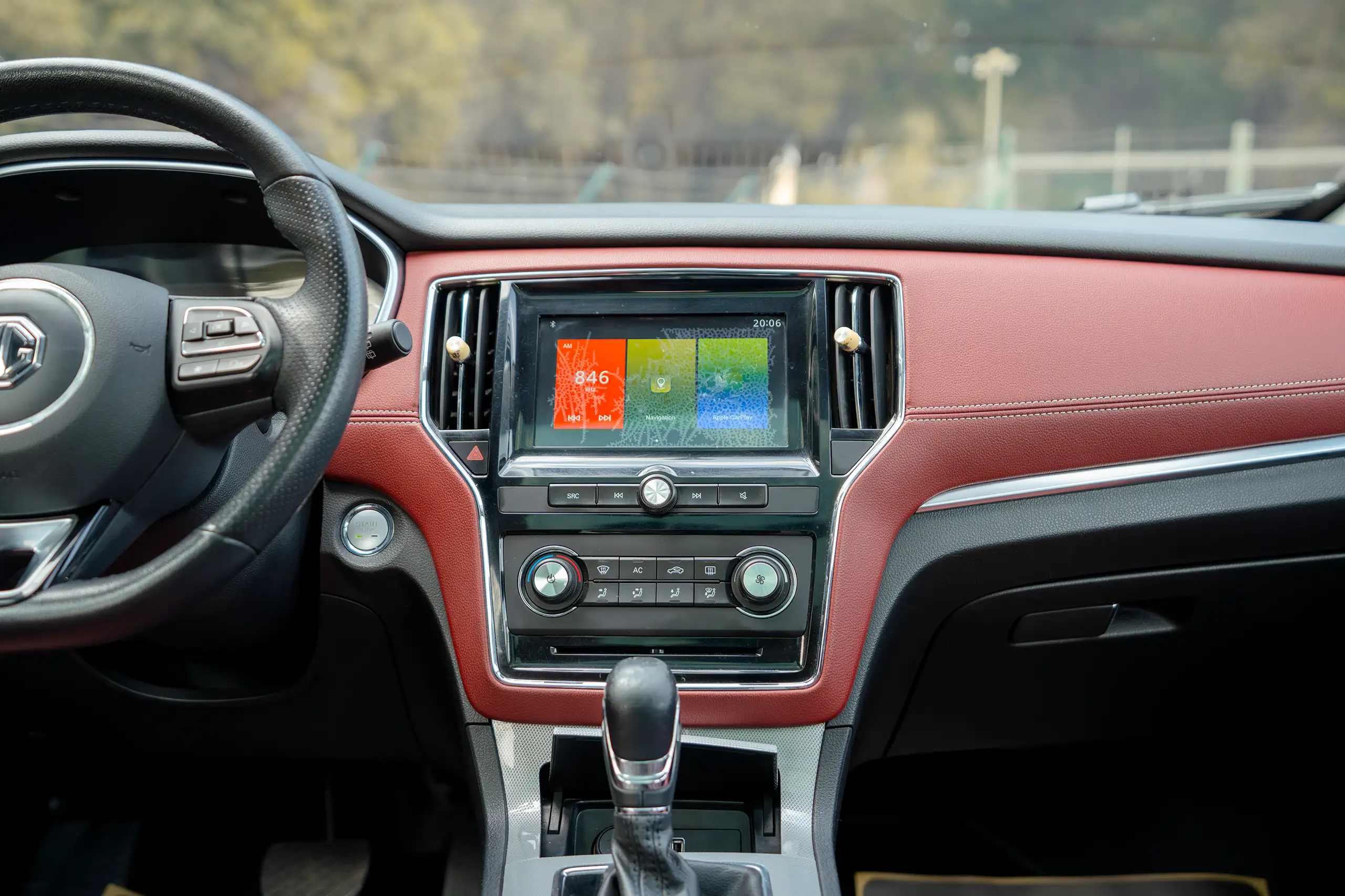 Used 2022 MG RX5 Luxury White – Infotainment / Touchscreen System at First Choice Cars Sharjah