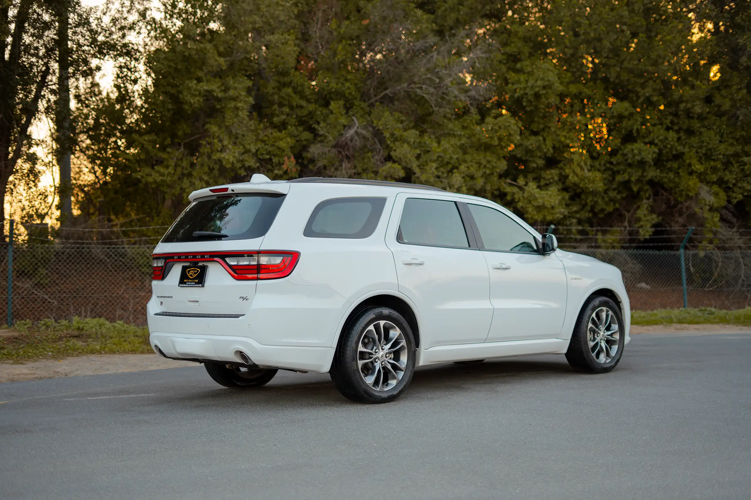 Used 2020 Dodge Durango R/T in White – Right Back Diagonal (45°) View for Sale at First Choice Cars Dubai Sharjah