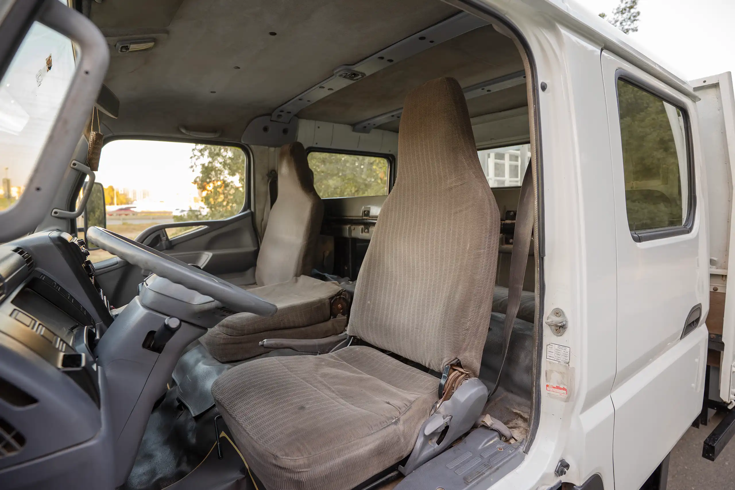Used 2006 Mitsubishi Canter Double Cabin Cargo Body White – Front Driver Side Cabin View at First Choice Cars Sharjah