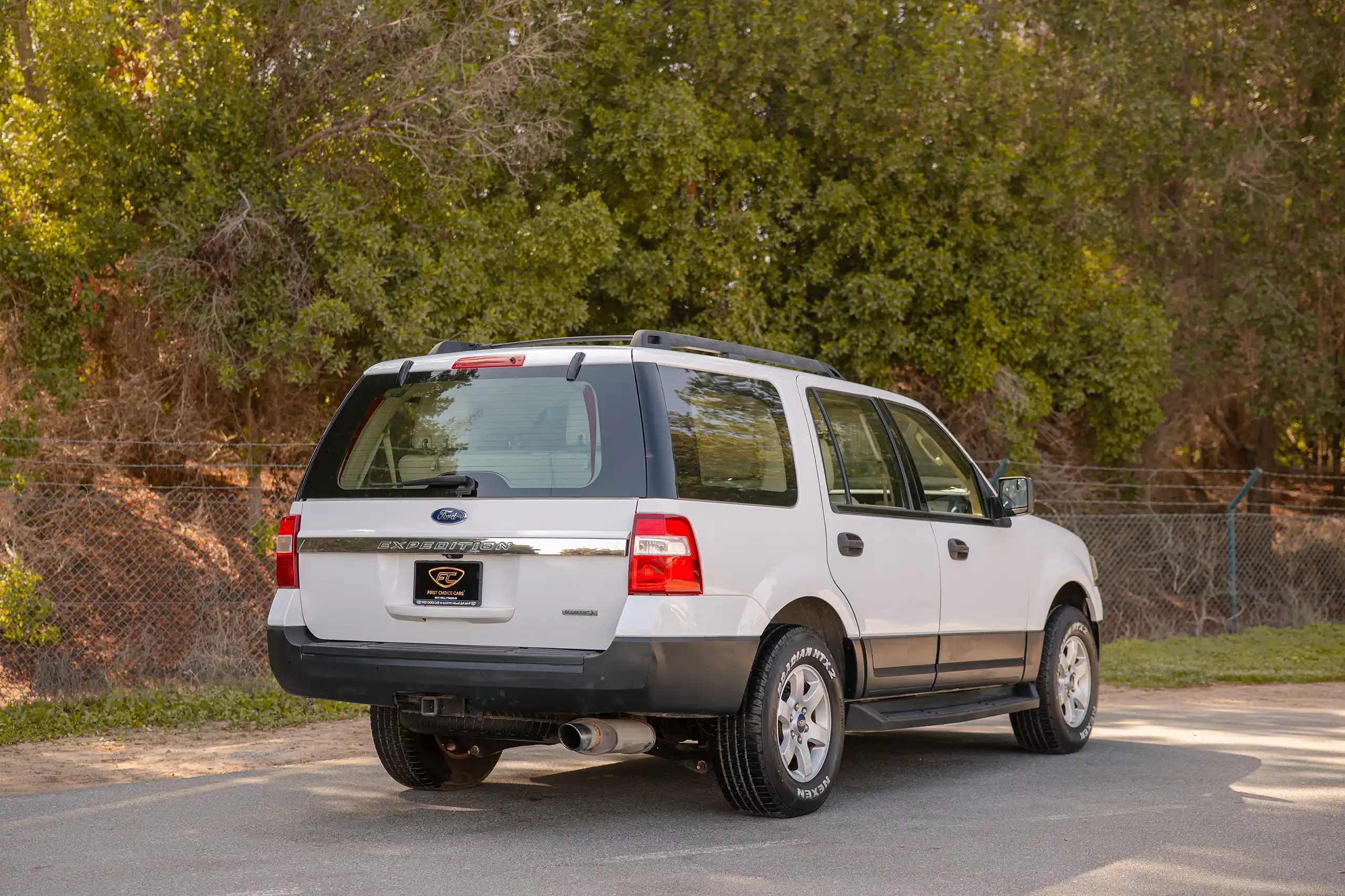 Used 2017 Ford Expedition XLT White – Right Back Diagonal (45°) View at First Choice Cars Sharjah