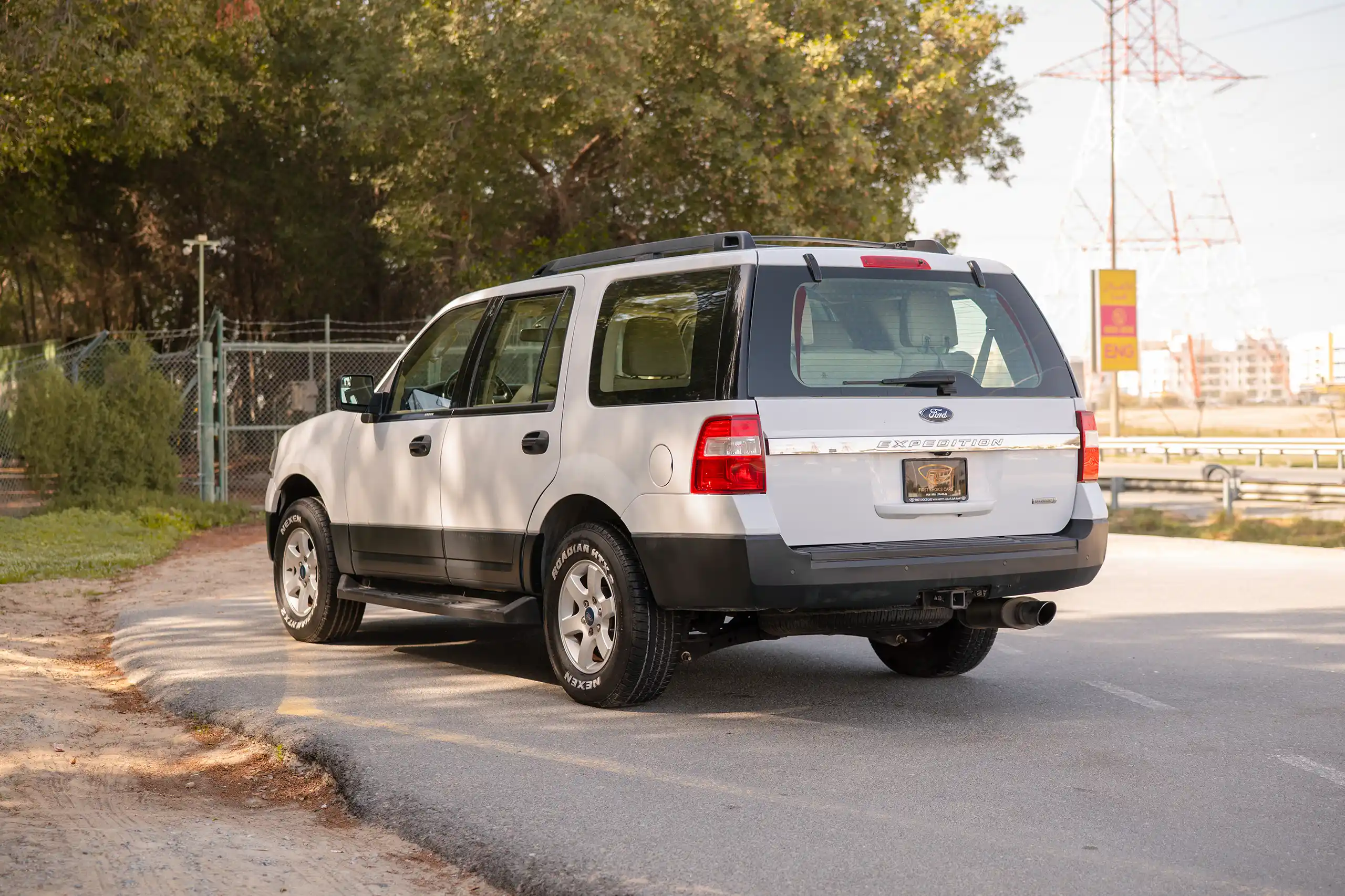 Used 2017 Ford Expedition XLT White – Left Back Diagonal (45°) View at First Choice Cars Sharjah