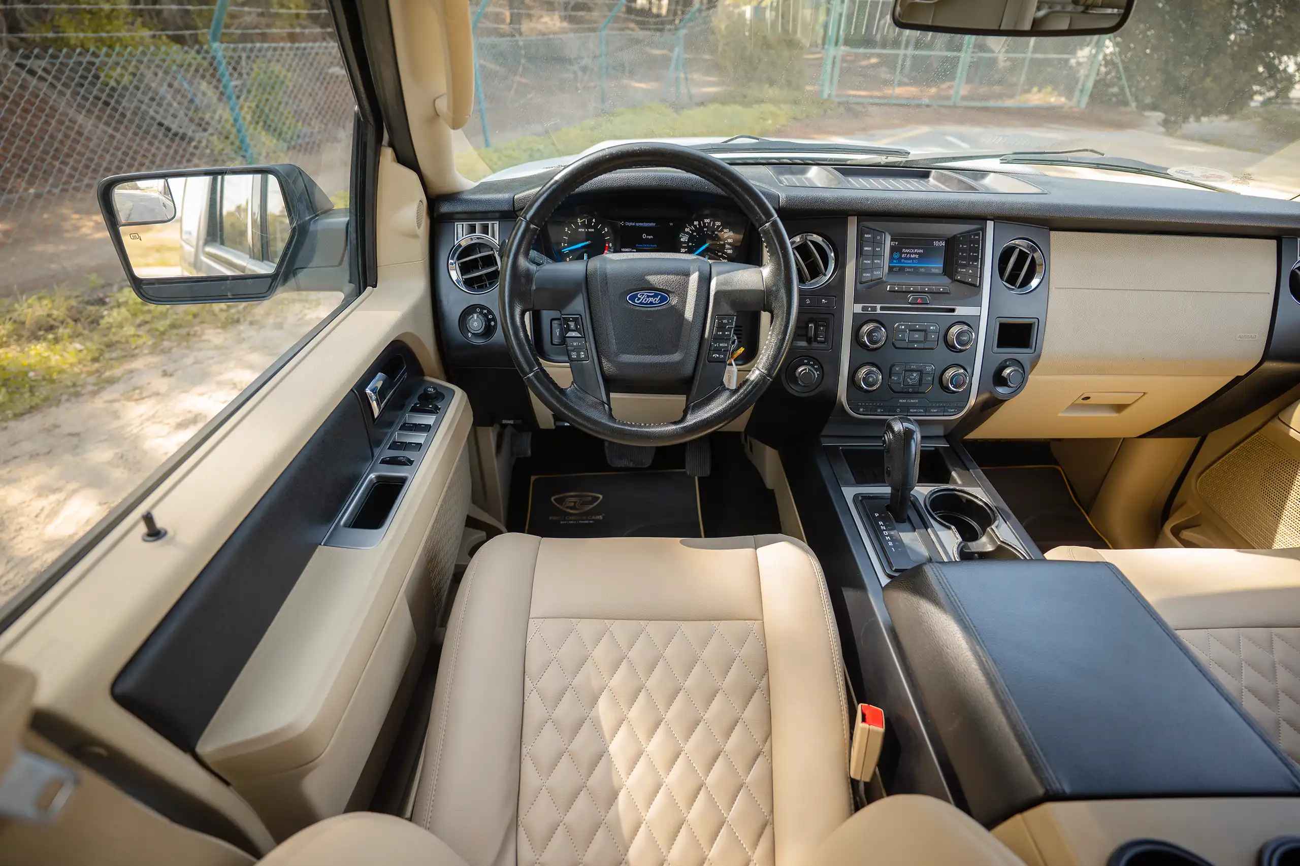 Used 2017 Ford Expedition XLT White – Steering Wheel & Instrument Cluster at First Choice Cars Sharjah