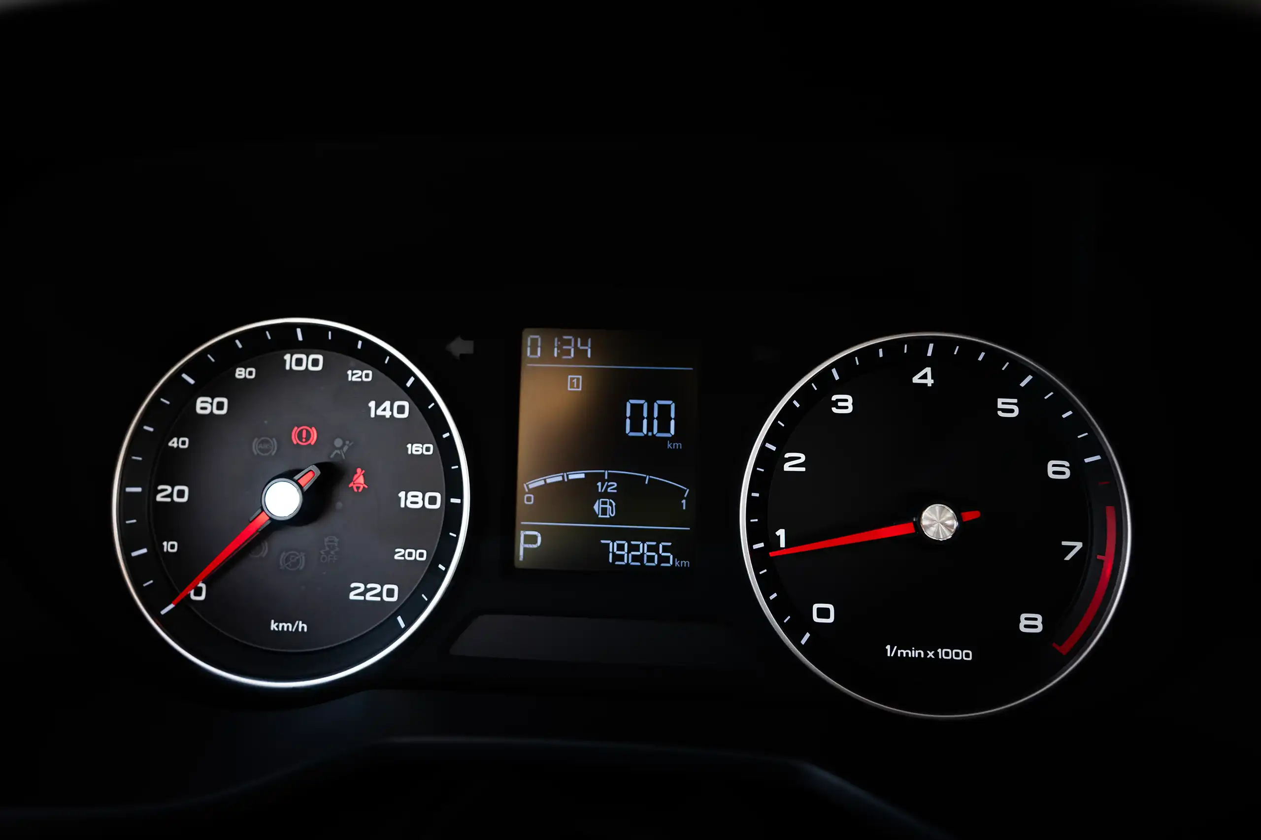 Used 2022 MG 5 Comfort White – Odometer / Mileage Reading View at First Choice Cars Sharjah