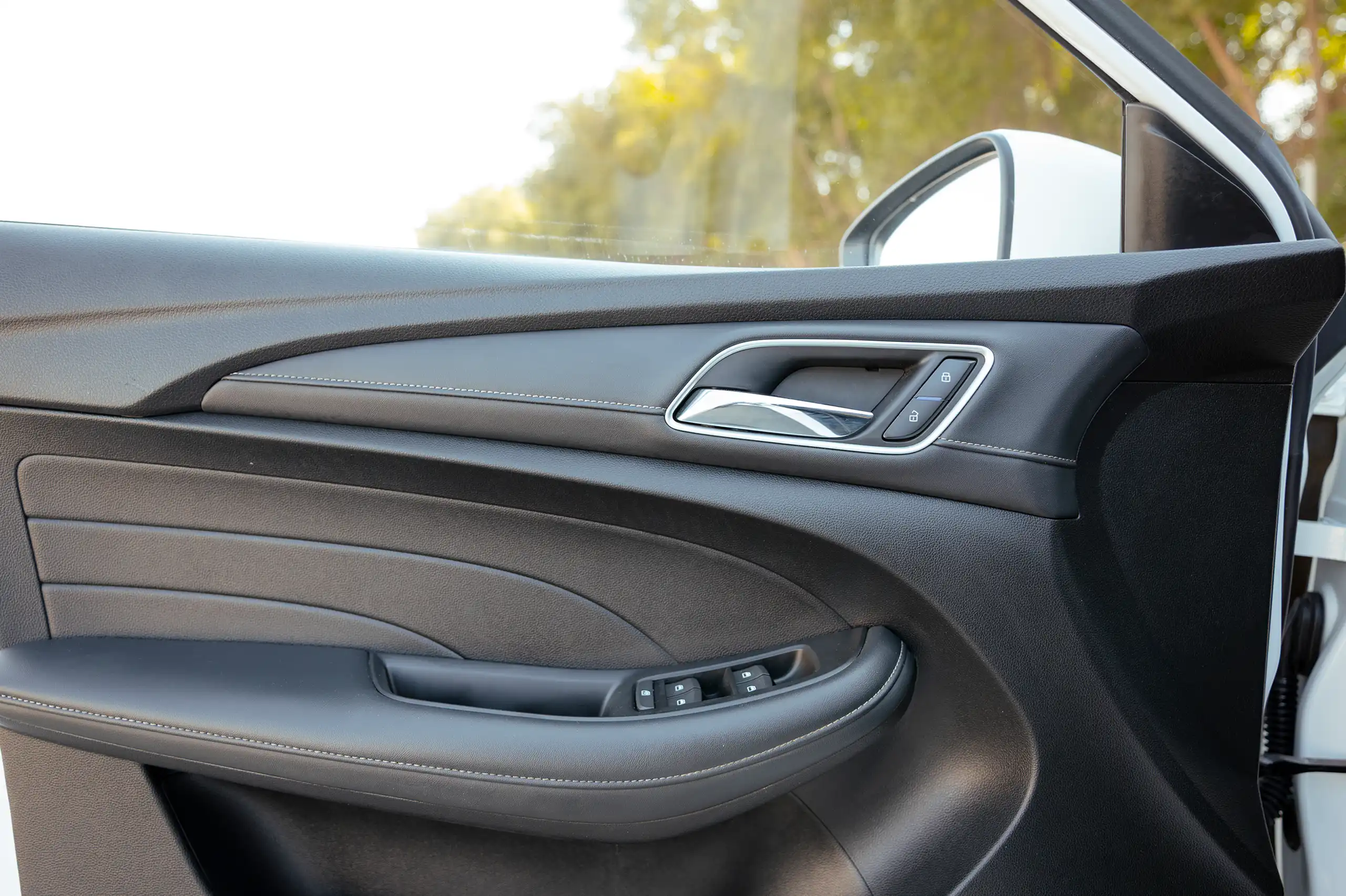 Used 2022 MG 5 Comfort White – Driver Door Panel Full View at First Choice Cars Sharjah