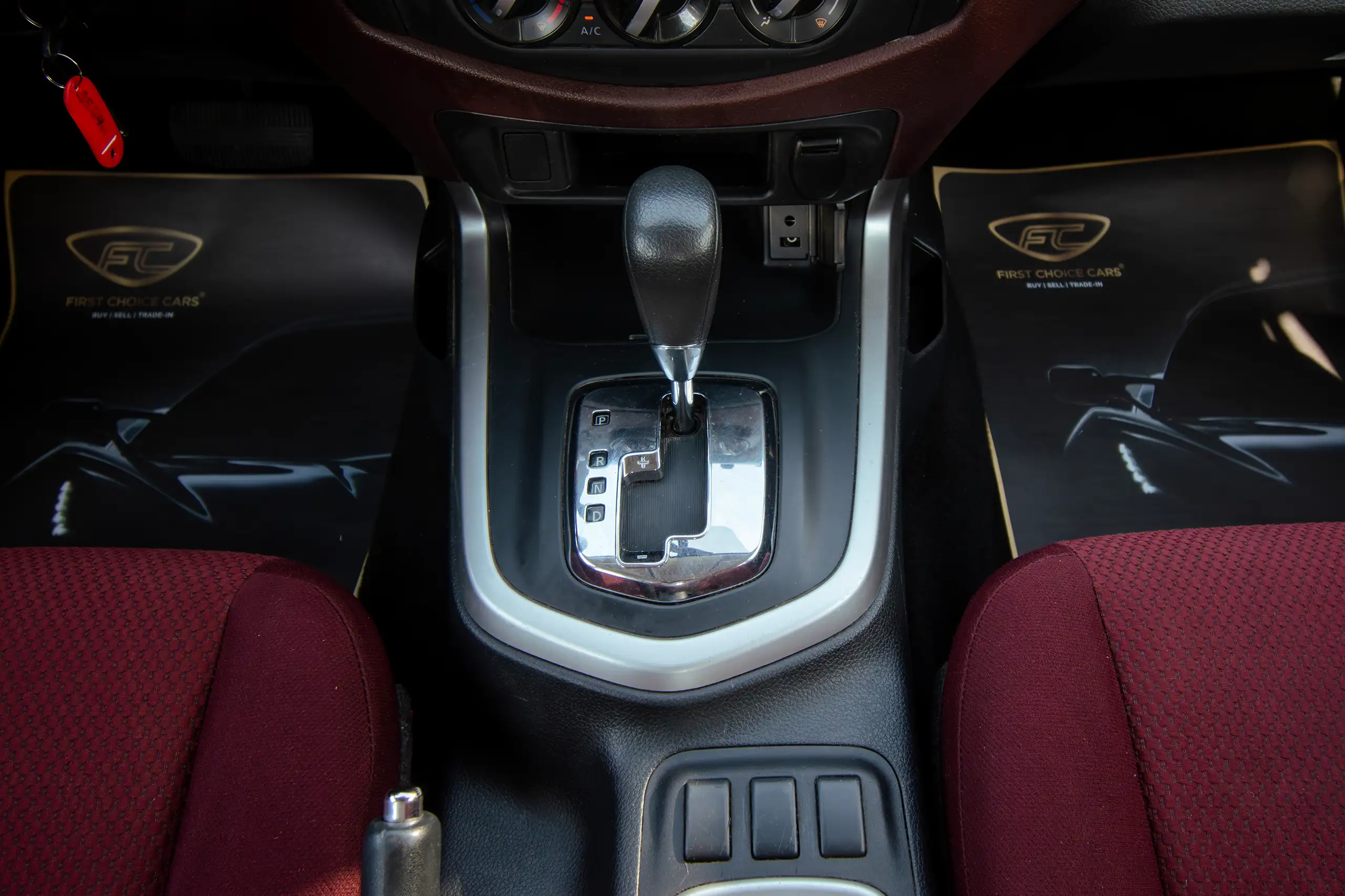 Used 2020 Nissan Navara SE White – Center Console & Gear Shifter at First Choice Cars Sharjah