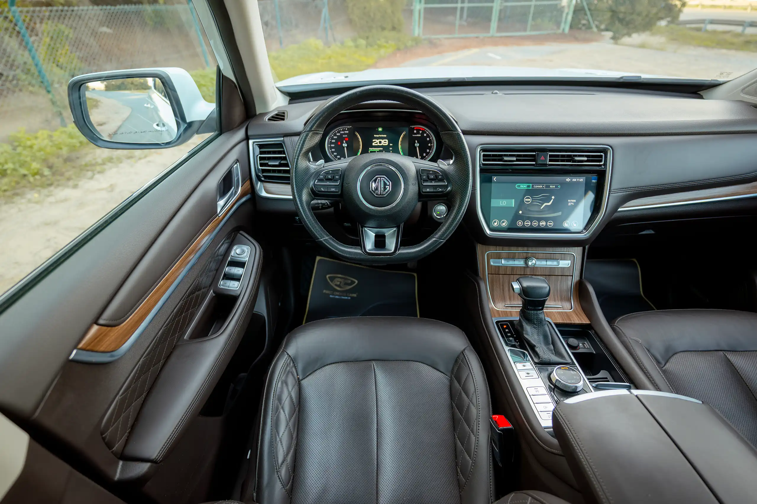 Used 2021 MG RX8 Luxury White – Steering Wheel & Instrument Cluster at First Choice Cars Sharjah