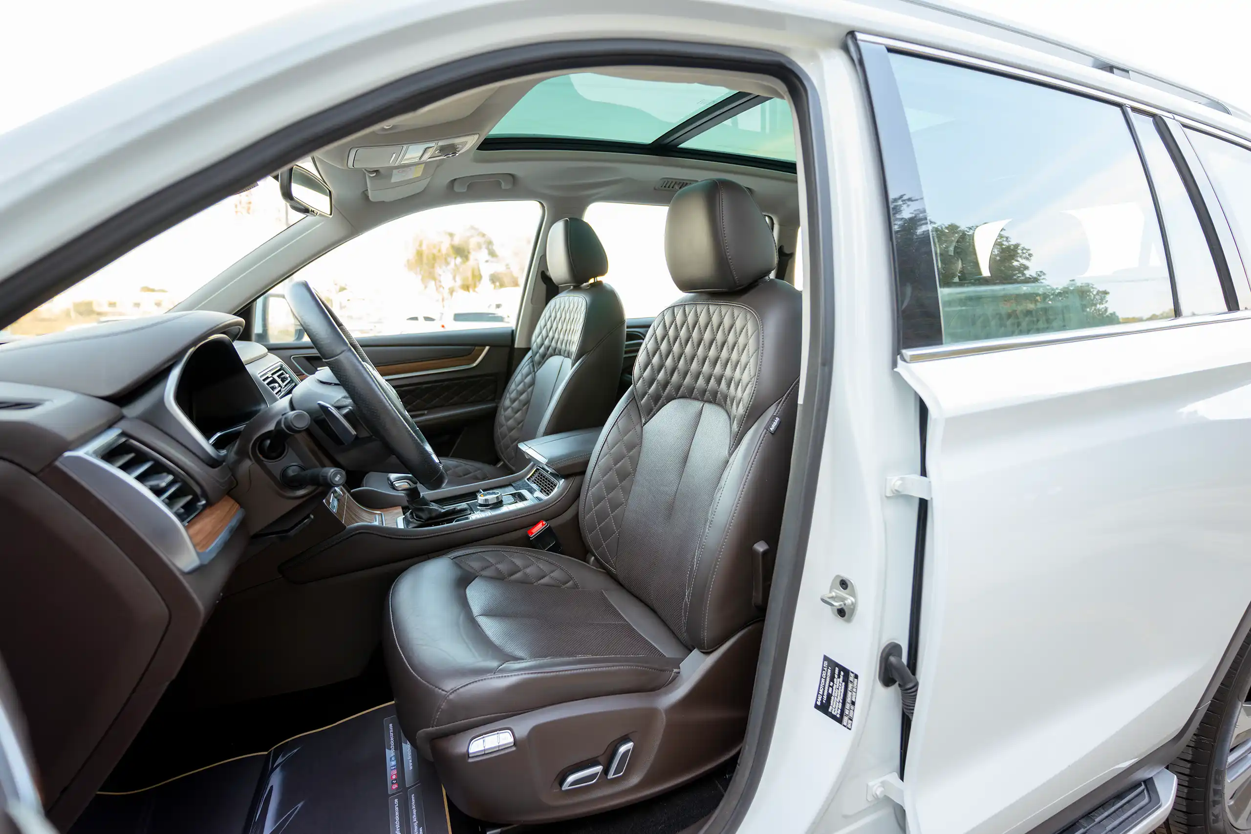 Used 2021 MG RX8 Luxury White – Front Driver Side Cabin View at First Choice Cars Sharjah