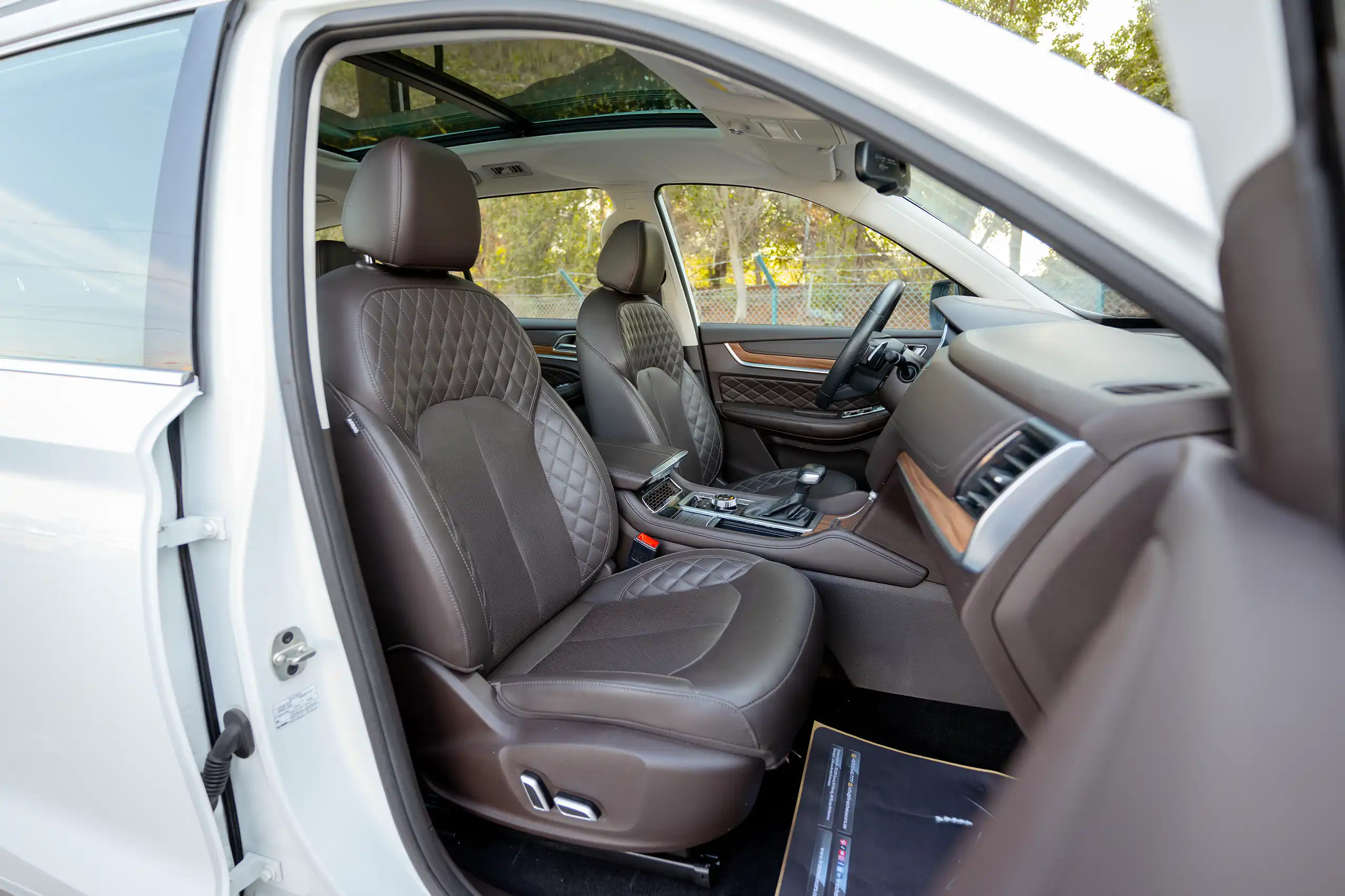 Used 2021 MG RX8 Luxury White – Front Passenger Side Cabin View at First Choice Cars Sharjah