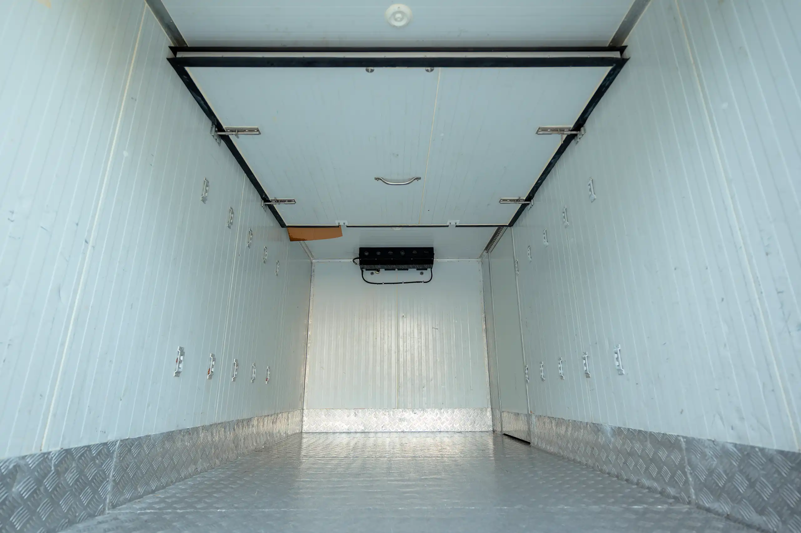 Used 2020 Mitsubishi Canter Chiller Box White – Chiller Box Rear-to-Front View at First Choice Cars Sharjah