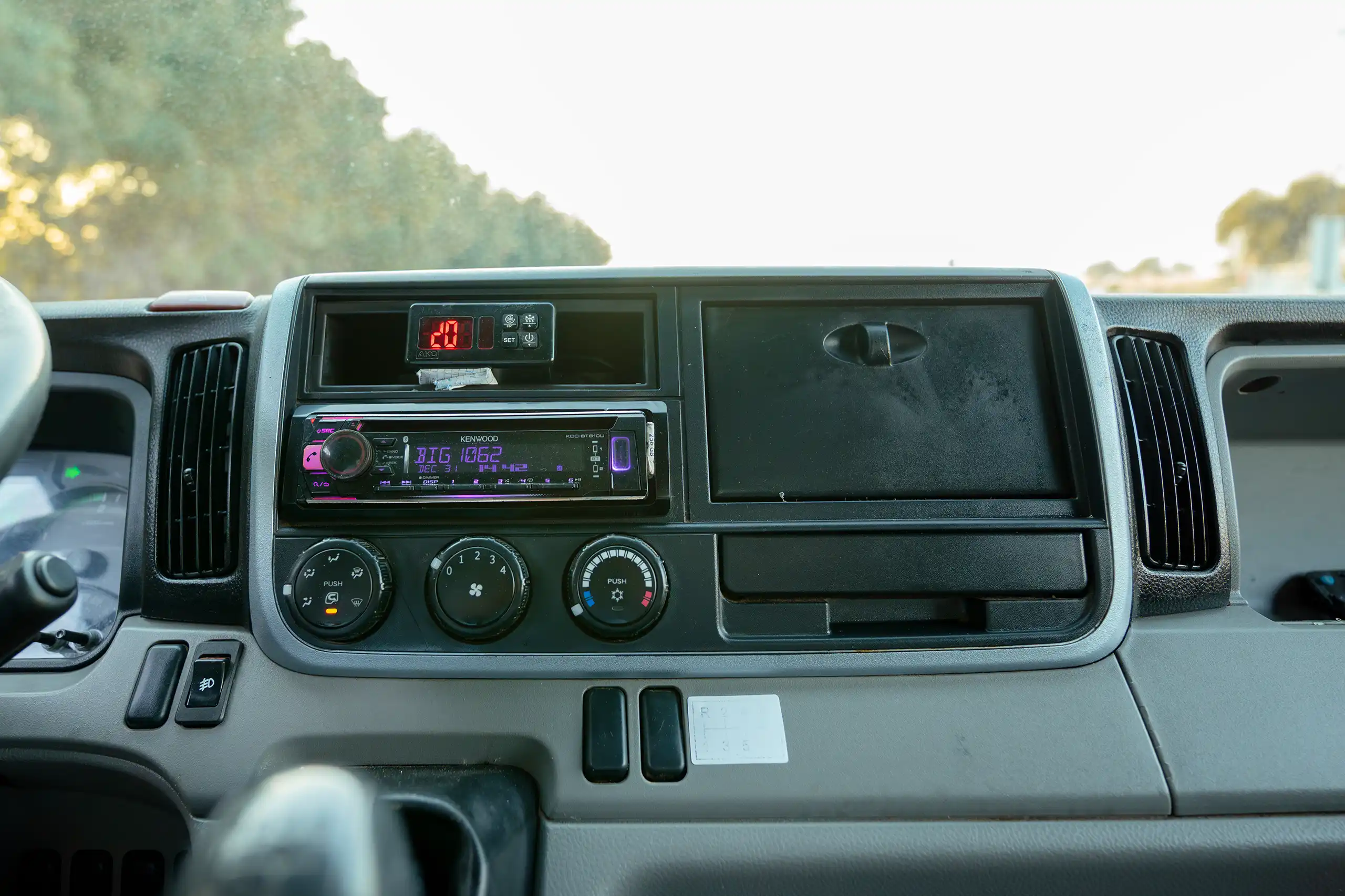 Used 2020 Mitsubishi Canter Chiller Box White – Infotainment / Touchscreen System at First Choice Cars Sharjah