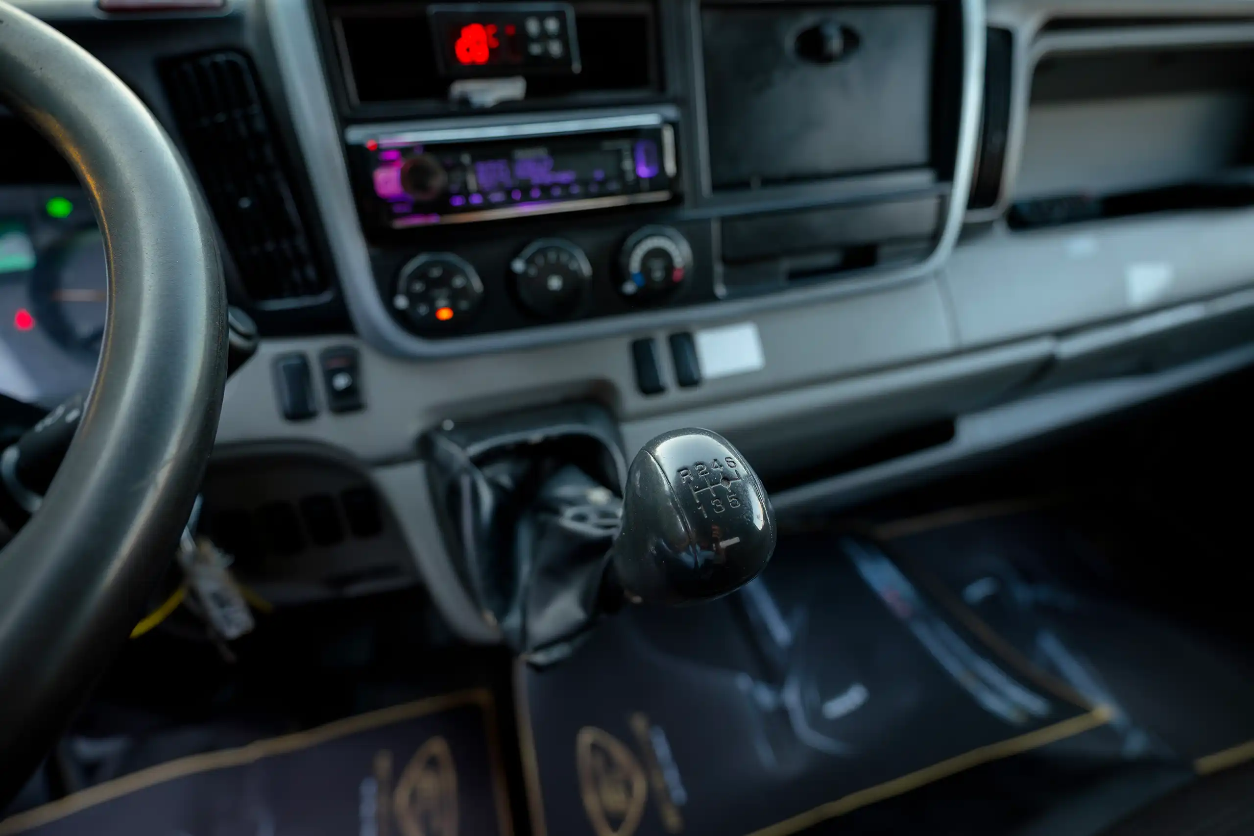 Used 2020 Mitsubishi Canter Chiller Box White – Center Console & Gear Shifter at First Choice Cars Sharjah