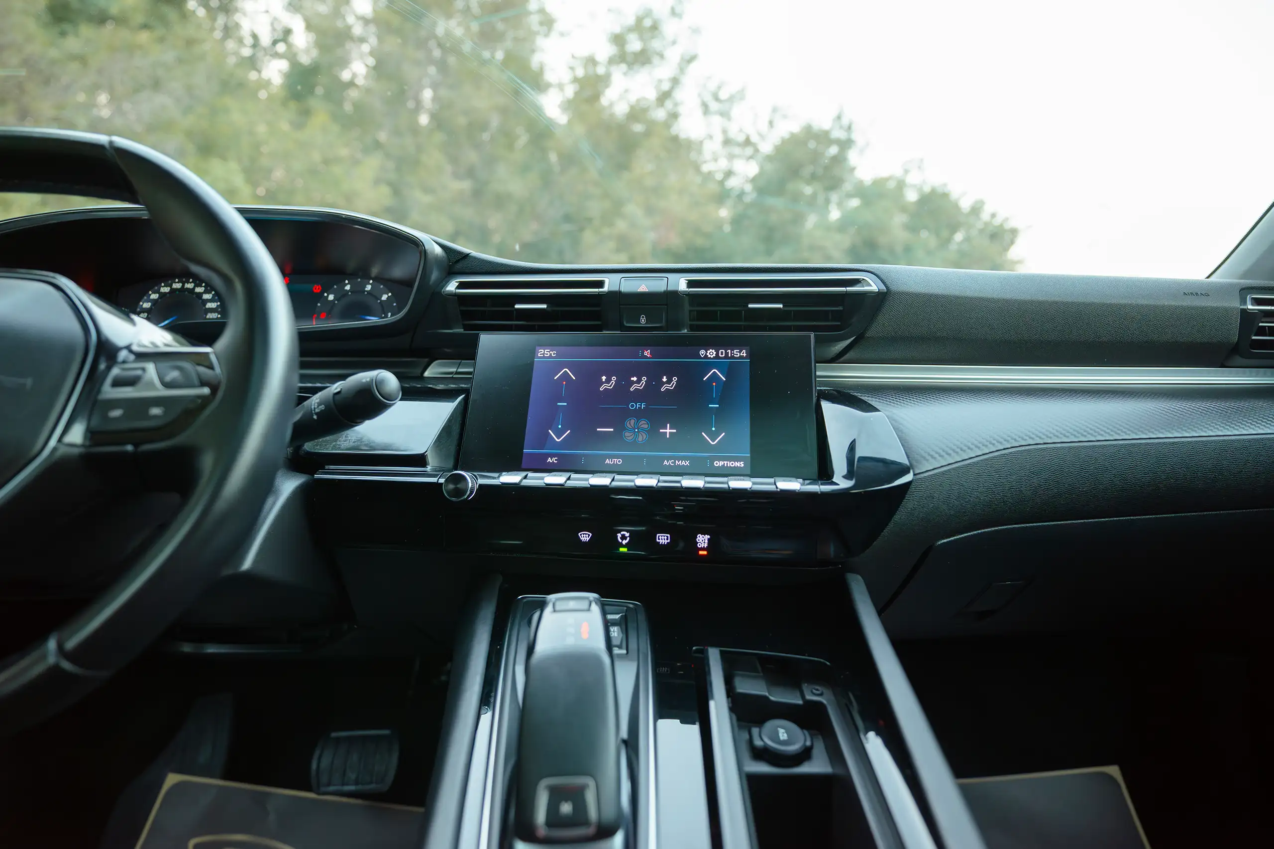 Used 2023 Peugeot 508 Allure in White – Infotainment / Touchscreen System for Sale at First Choice Cars Dubai Sharjah