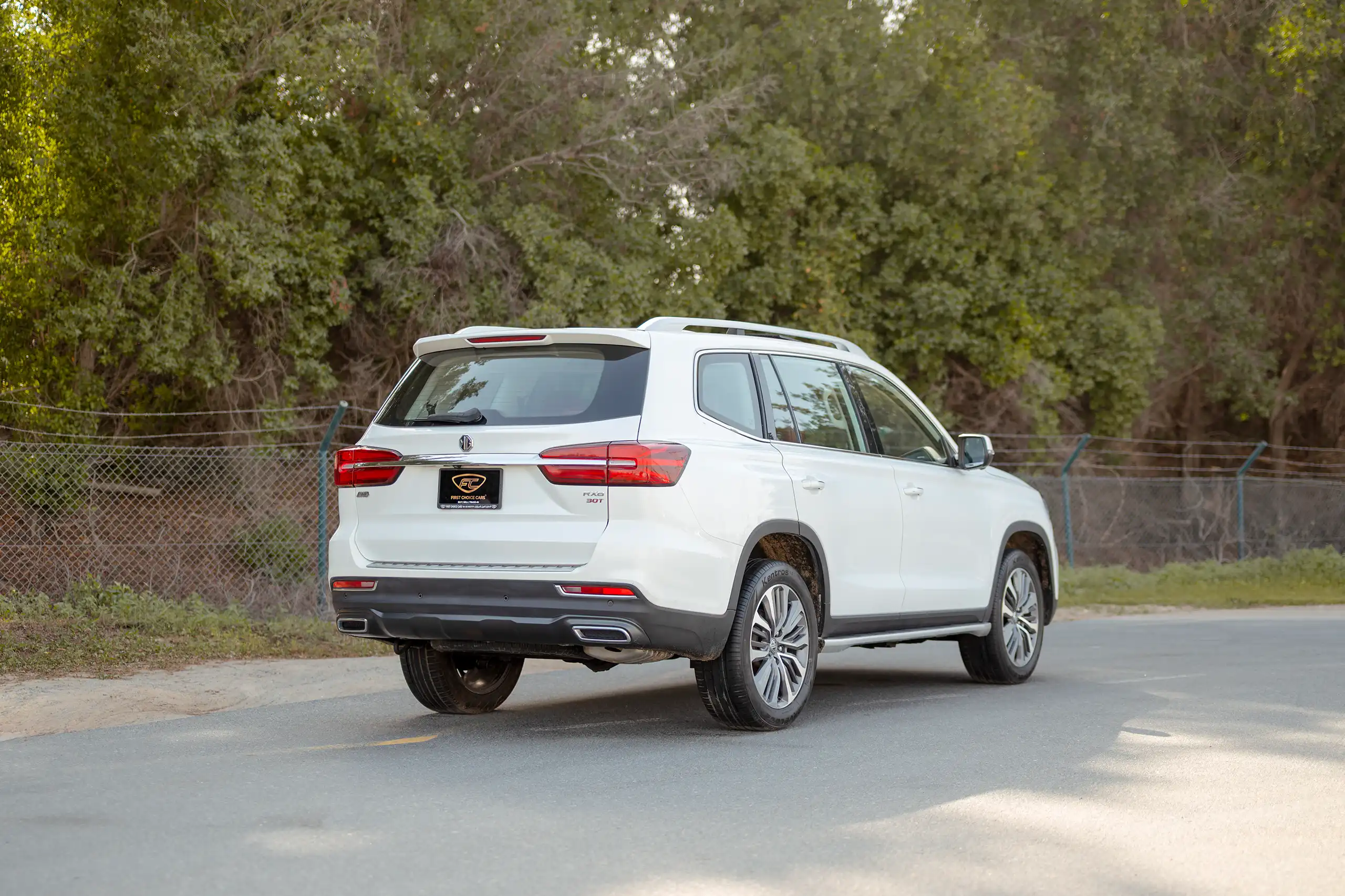 Used 2022 MG RX8 Luxury in White – Right Back Diagonal (45°) View for Sale at First Choice Cars Dubai Sharjah