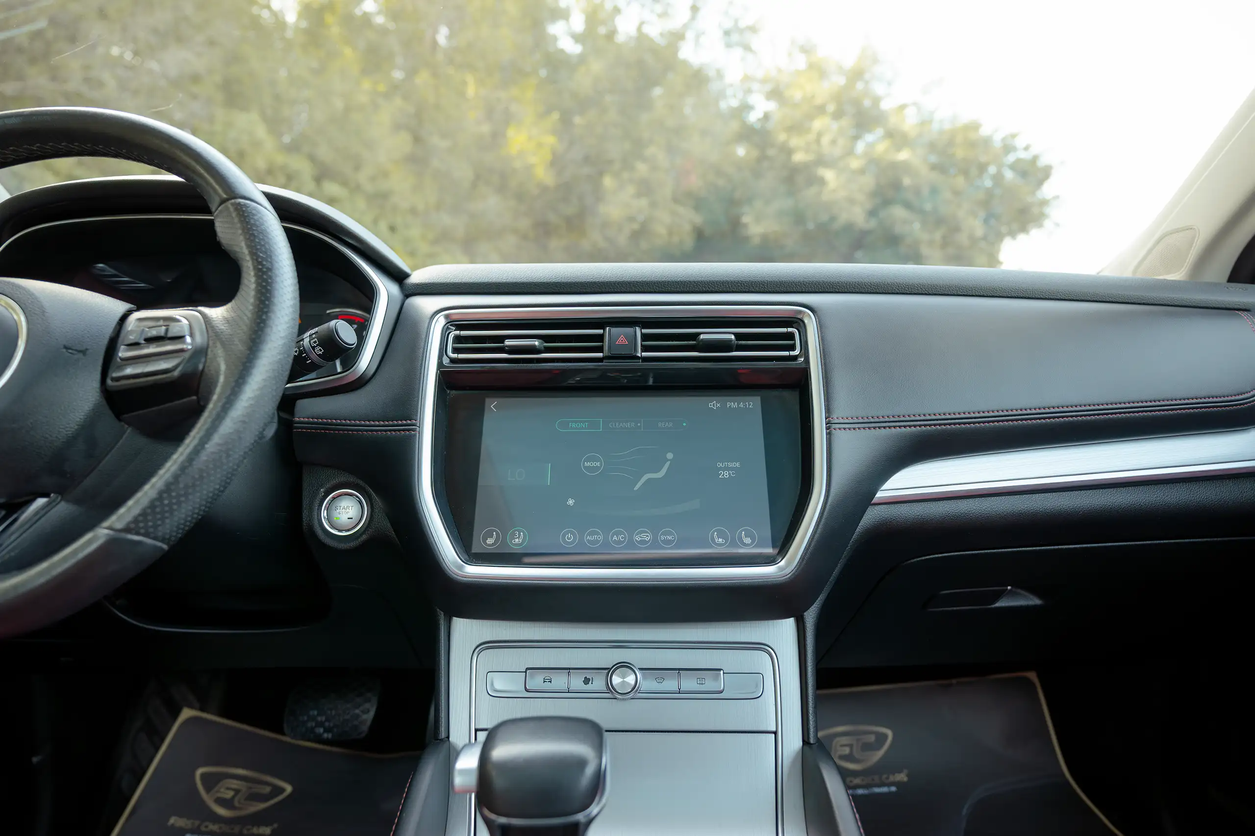 Used 2022 MG RX8 Luxury in White – Infotainment / Touchscreen System for Sale at First Choice Cars Dubai Sharjah