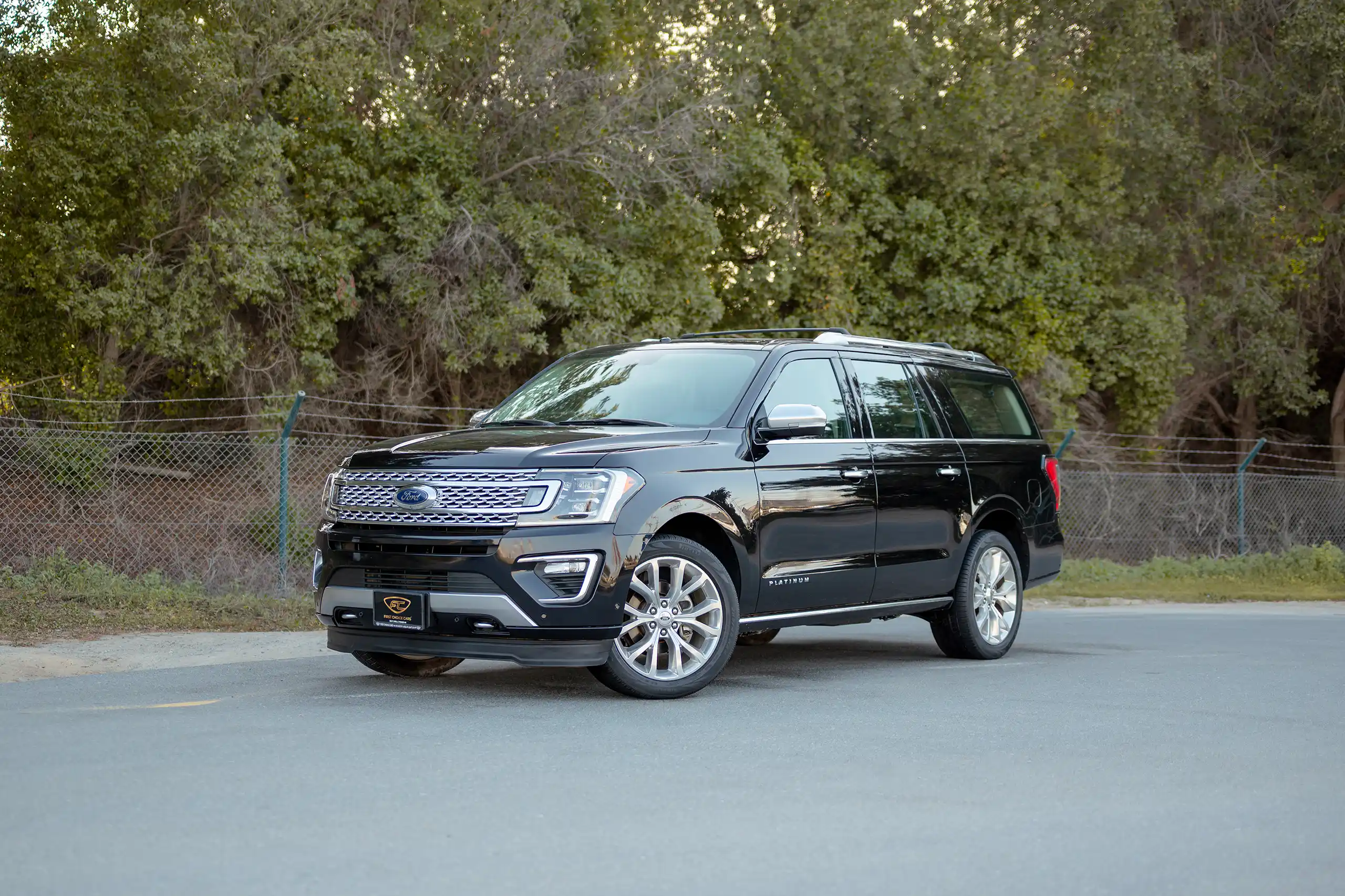 Used 2019 Ford Expedition Platinum in Black – Left Front Diagonal (45°) View for Sale at First Choice Cars Dubai Sharjah