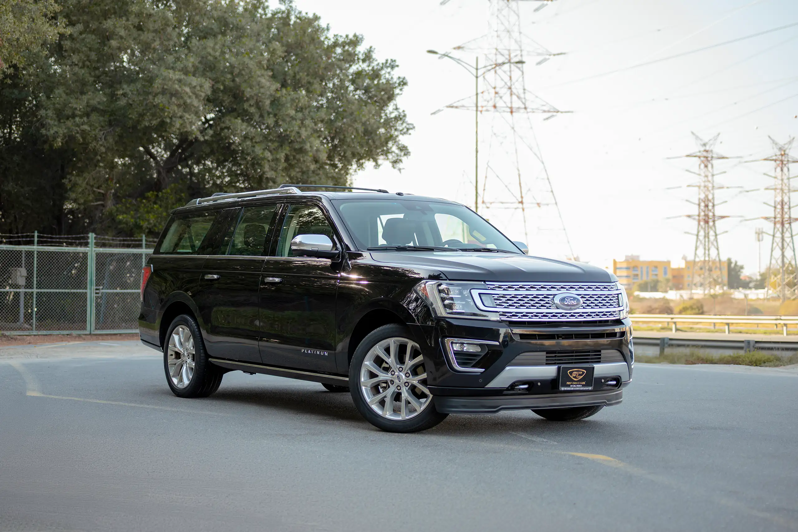 Used 2019 Ford Expedition Platinum in Black – Right Front Diagonal (45°) View for Sale at First Choice Cars Dubai Sharjah