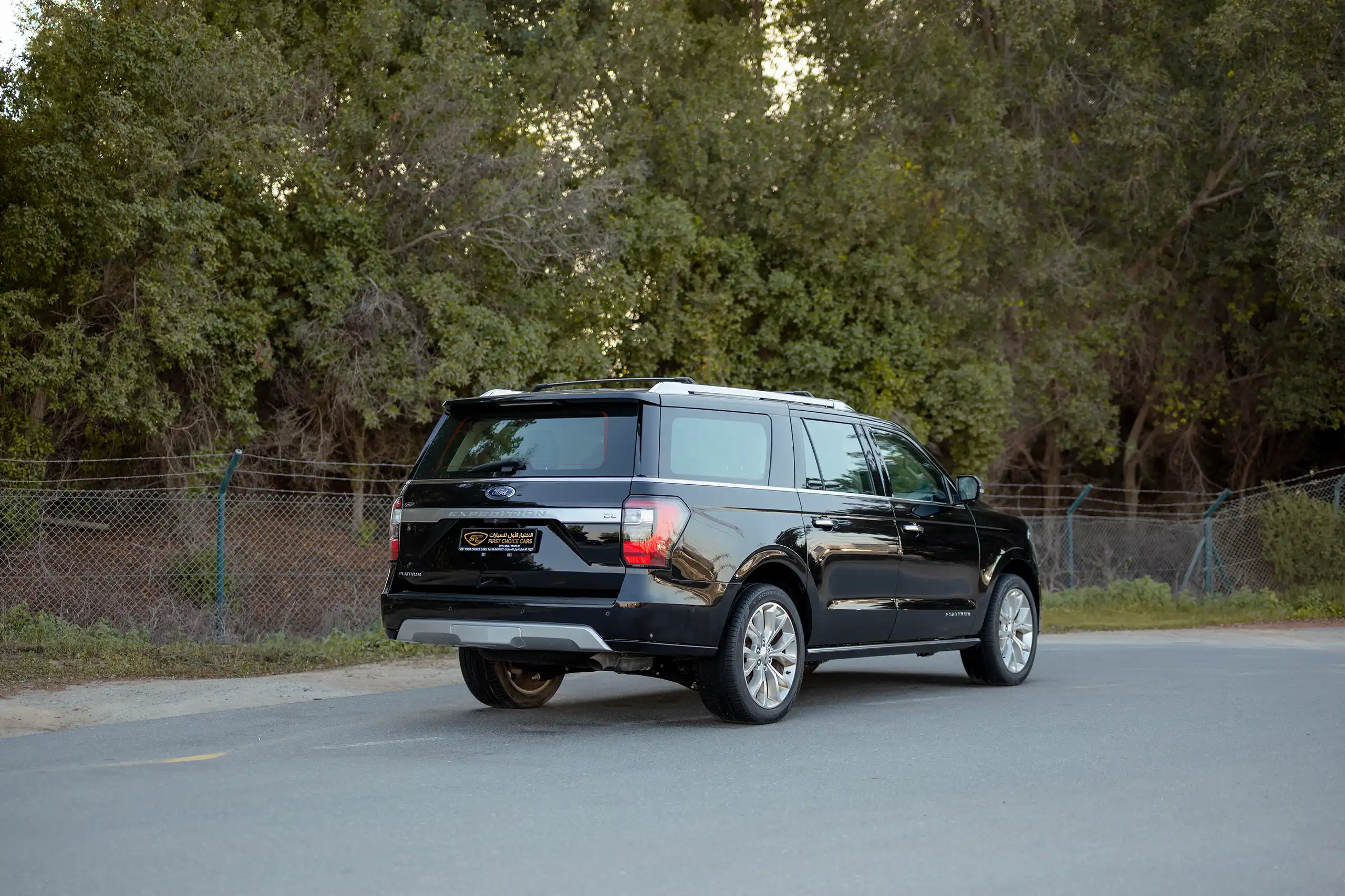 Used 2019 Ford Expedition Platinum in Black – Right Back Diagonal (45°) View for Sale at First Choice Cars Dubai Sharjah
