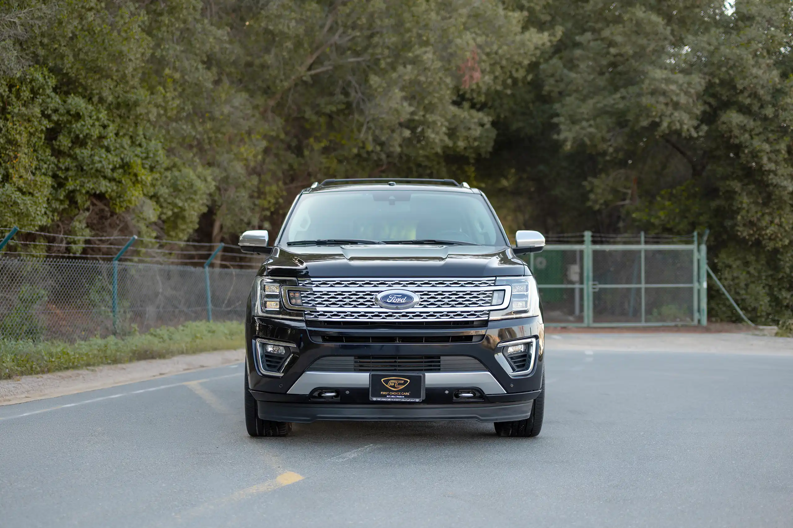 Used 2019 Ford Expedition Platinum in Black – Front View for Sale at First Choice Cars Dubai Sharjah