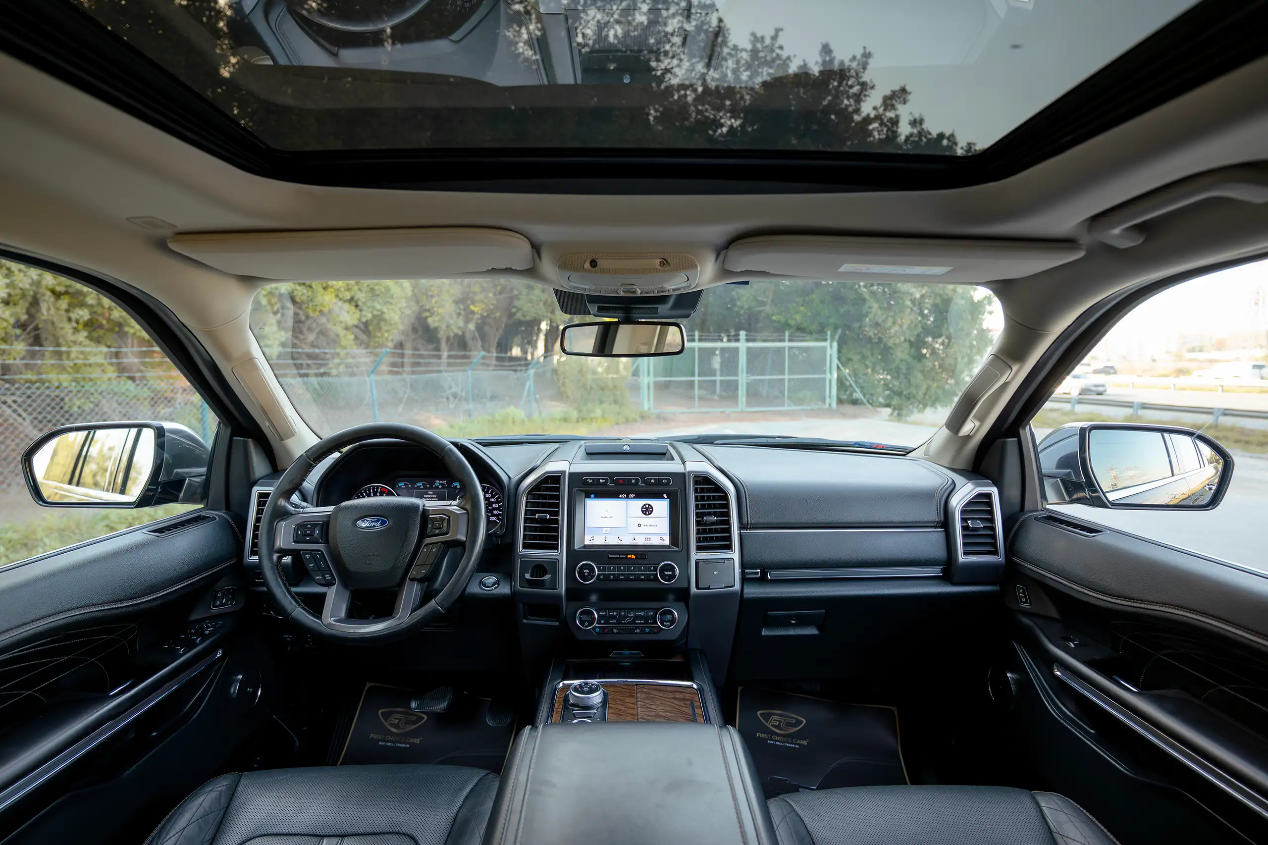 Used 2019 Ford Expedition Platinum in Black – Front Cabin / Dashboard Full View for Sale at First Choice Cars Dubai Sharjah