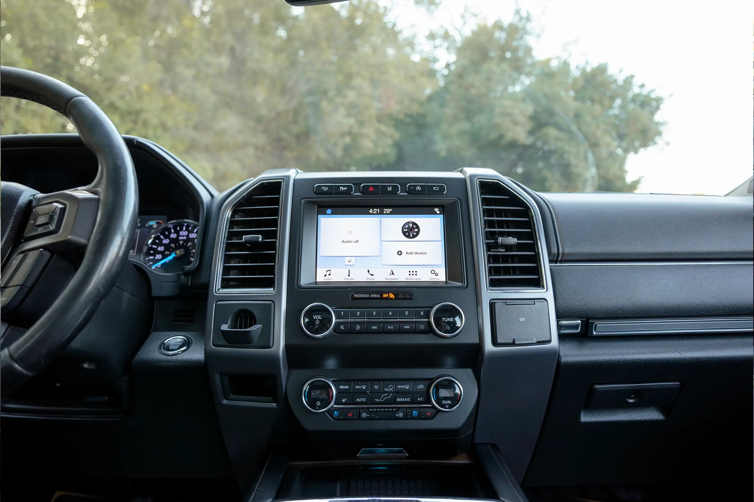 Used 2019 Ford Expedition Platinum in Black – Infotainment / Touchscreen System for Sale at First Choice Cars Dubai Sharjah