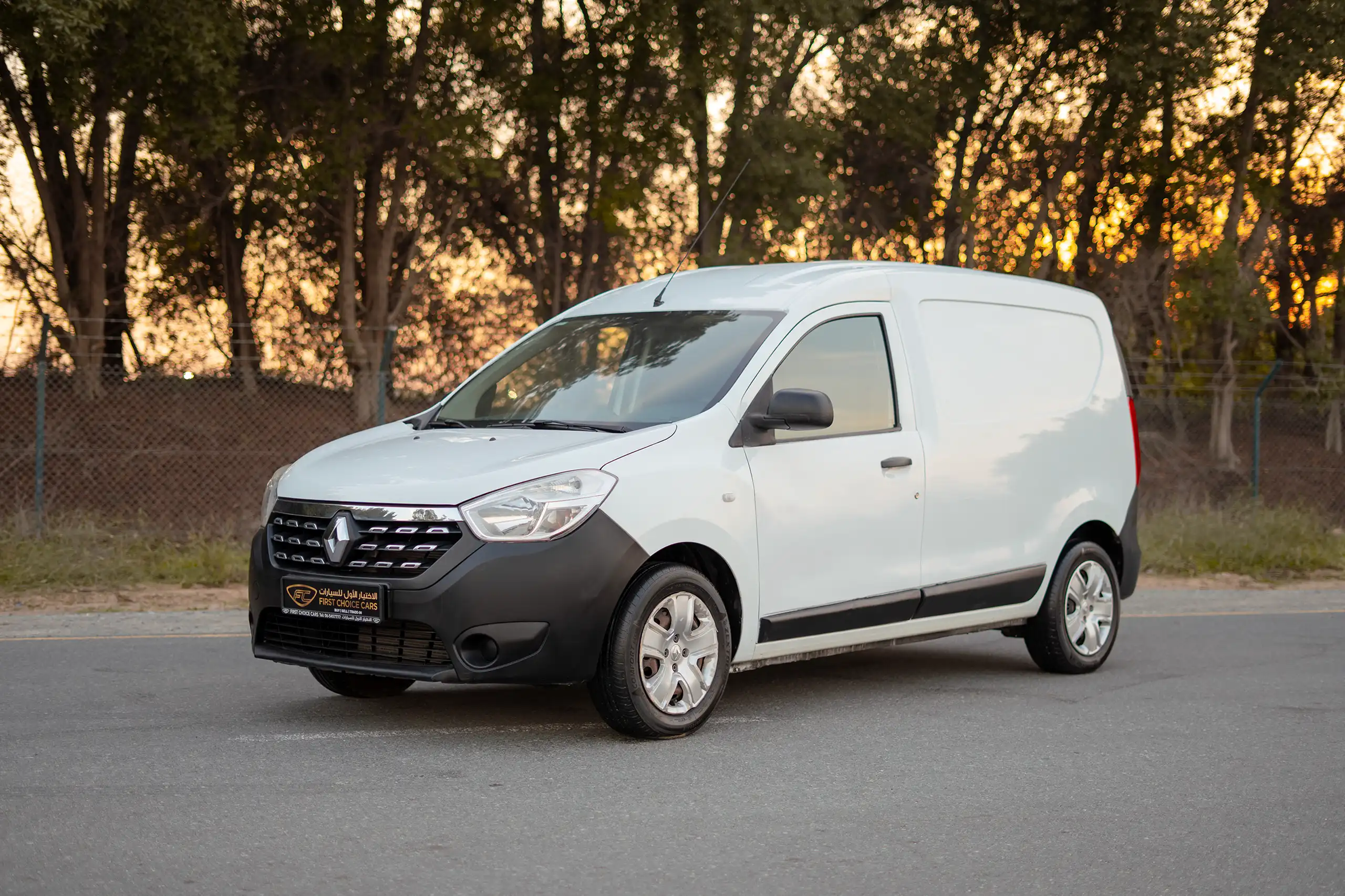 Used 2022 Renault Dokker Van in White – Left Front Diagonal (45°) View for Sale at First Choice Cars Dubai Sharjah
