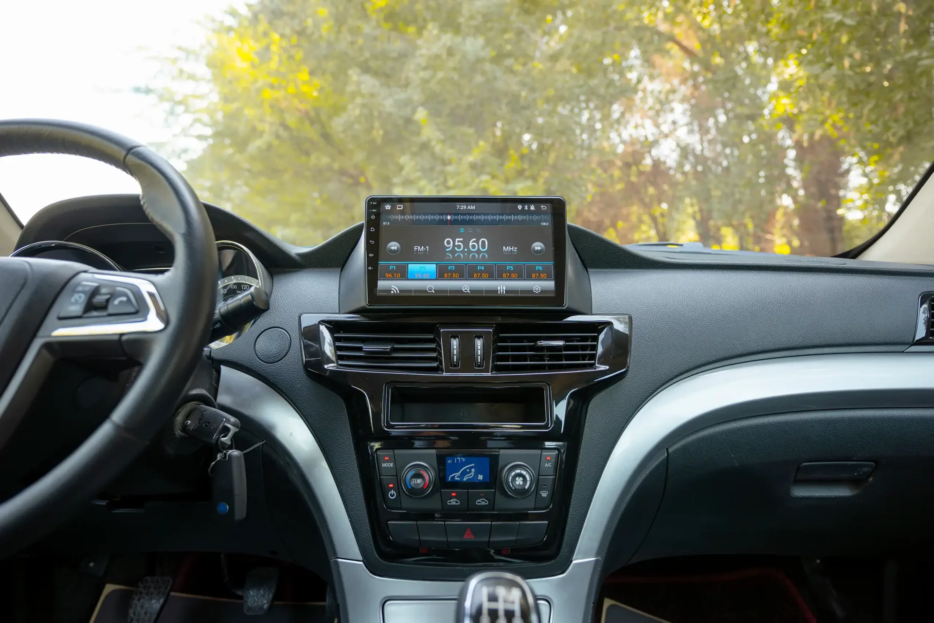 Used 2024 Dongfeng RICH 6 Double Cabin in White – Infotainment / Touchscreen System for Sale at First Choice Cars Dubai Sharjah