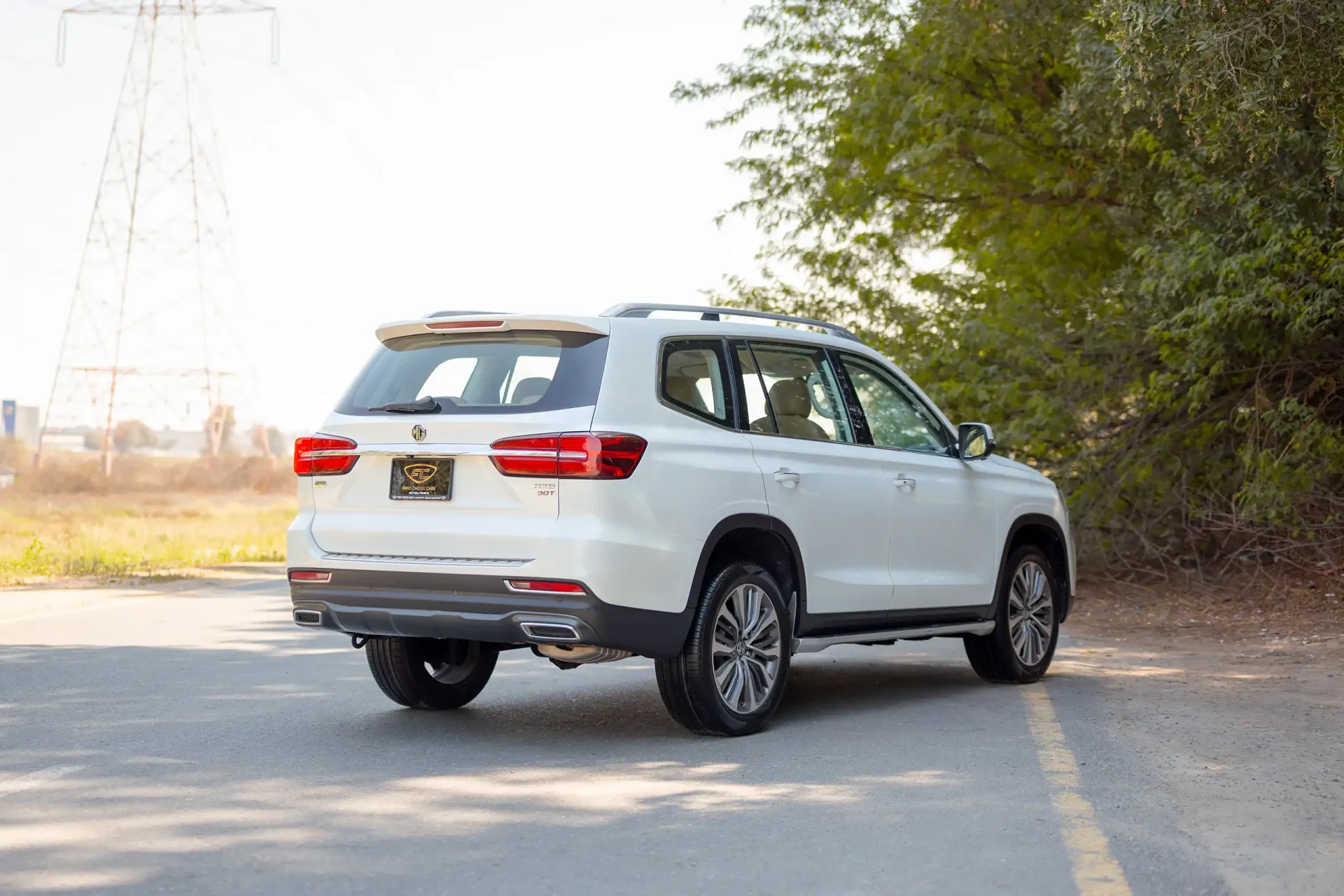Used 2021 MG RX8 Luxury in White – Right Back Diagonal (45°) View for Sale at First Choice Cars Dubai Sharjah