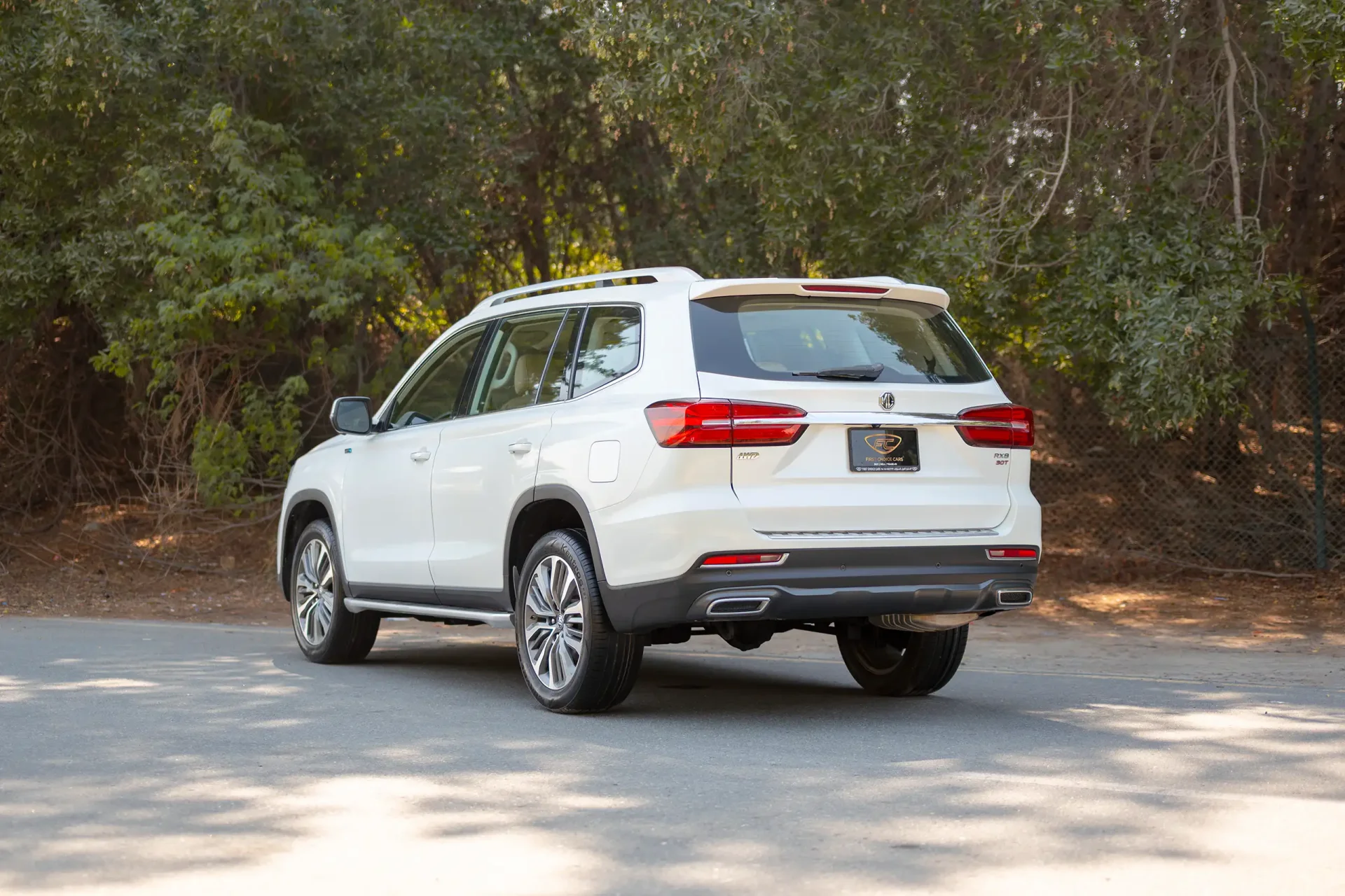 Used 2021 MG RX8 Luxury in White – Left Back Diagonal (45°) View for Sale at First Choice Cars Dubai Sharjah