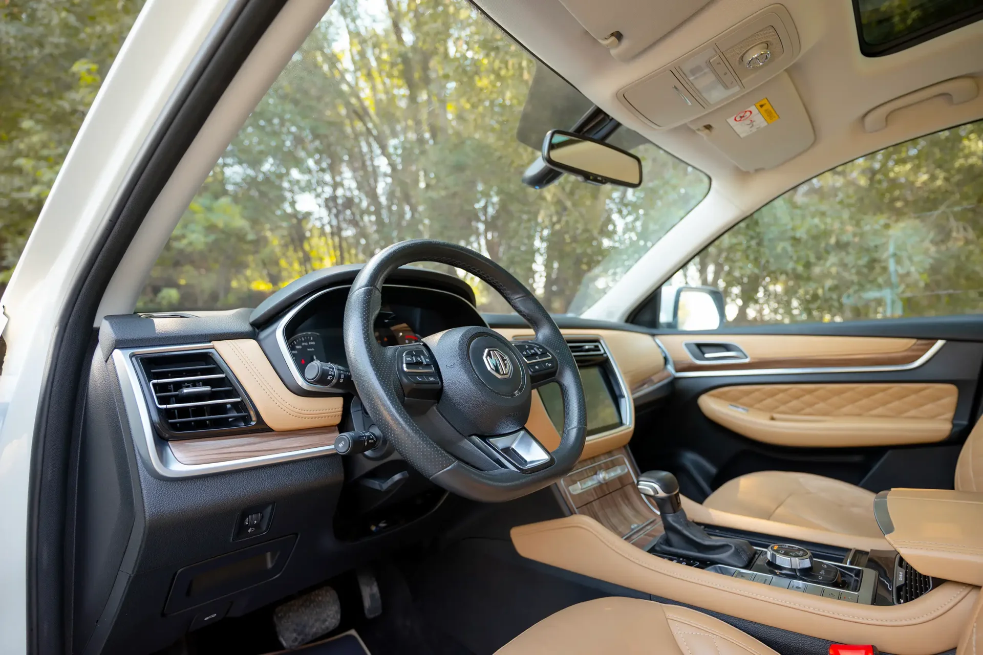 Used 2021 MG RX8 Luxury in White – Driver Side Dashboard & Steering View for Sale at First Choice Cars Dubai Sharjah