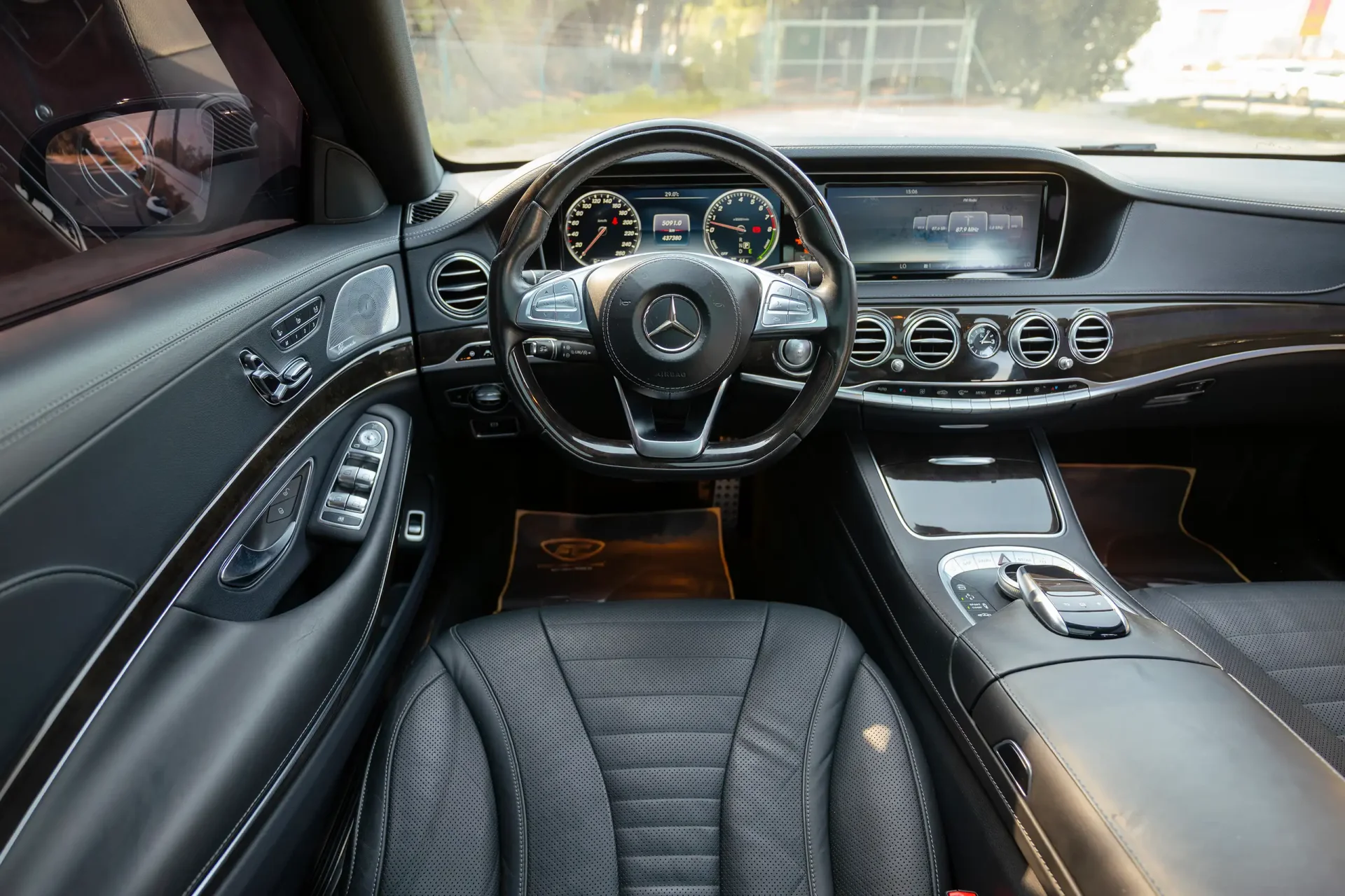 Used 2017 Mercedes Benz S CLASS S 400 in Black – Steering Wheel & Instrument Cluster for Sale at First Choice Cars Dubai Sharjah