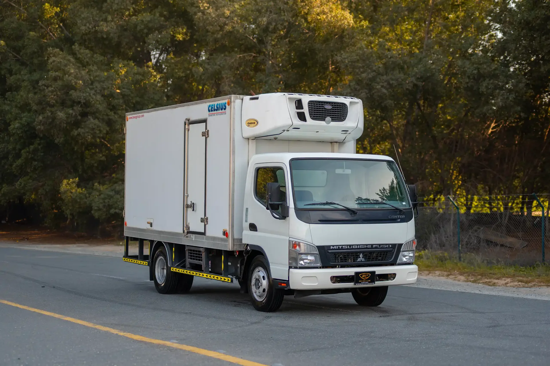 Used 2016 Mitsubishi Canter Freezer Box in White – Right Front Diagonal (45°) View for Sale at First Choice Cars Dubai Sharjah