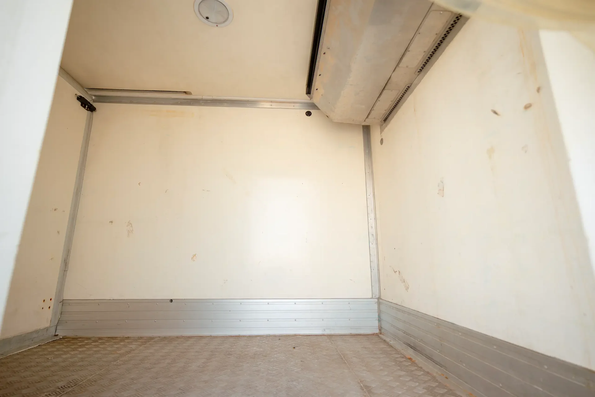 Used 2020 Mitsubishi Canter Freezer Box in White – Chiller Box Right Side Interior View for Sale at First Choice Cars Dubai Sharjah