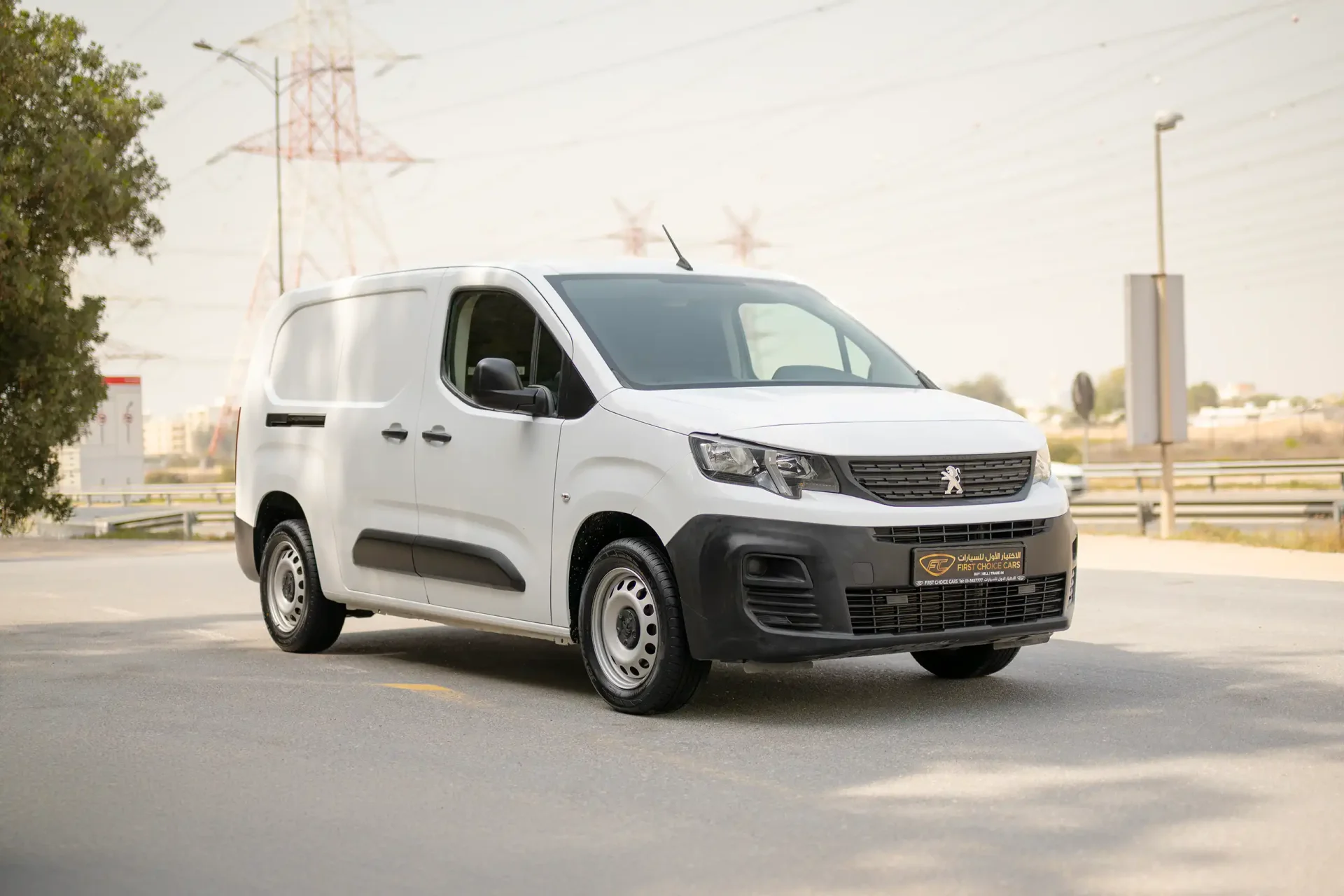 Used 2022 Peugeot Partner Standard in White – Right Front Diagonal (45°) View for Sale at First Choice Cars Dubai Sharjah