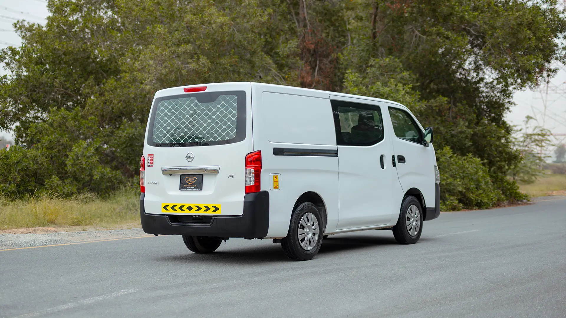 Used 2022 Nissan Urvan Standard Roof in White – Close-up of Alloy Wheels / Tires for Sale at First Choice Cars Dubai Sharjah