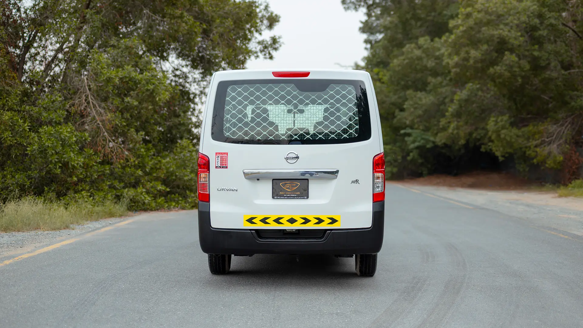 Used 2022 Nissan Urvan Standard Roof in White – Back/Rear View for Sale at First Choice Cars Dubai Sharjah