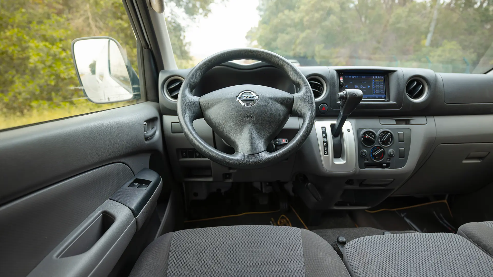 Used 2022 Nissan Urvan Standard Roof in White – Steering Wheel & Instrument Cluster for Sale at First Choice Cars Dubai Sharjah