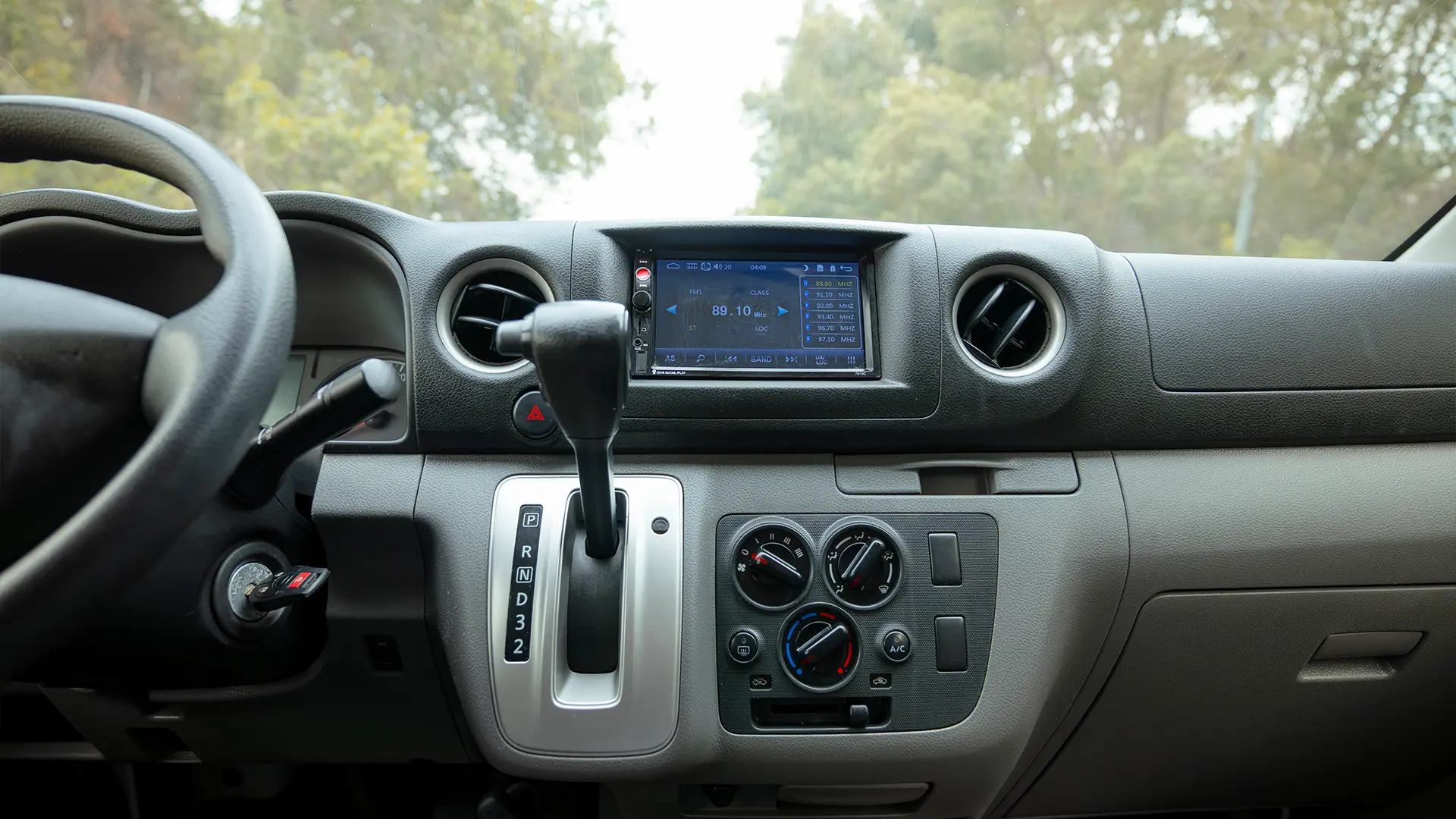 Used 2022 Nissan Urvan Standard Roof in White – Infotainment / Touchscreen System for Sale at First Choice Cars Dubai Sharjah