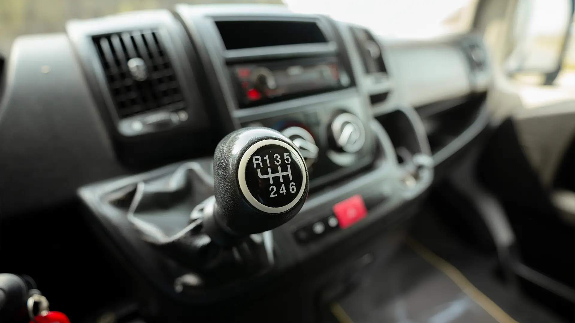 Used 2023 Peugeot Boxer L2h2 in White – Center Console & Gear Shifter for Sale at First Choice Cars Dubai Sharjah