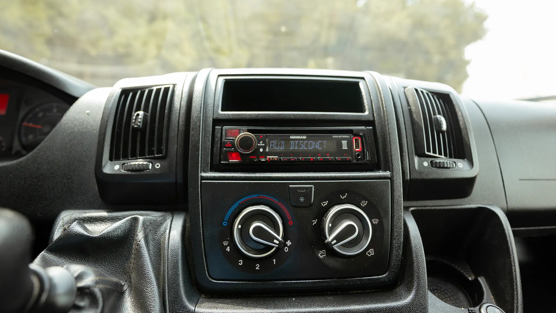 Used 2023 Peugeot Boxer L2h2 in White – Infotainment / Touchscreen System for Sale at First Choice Cars Dubai Sharjah