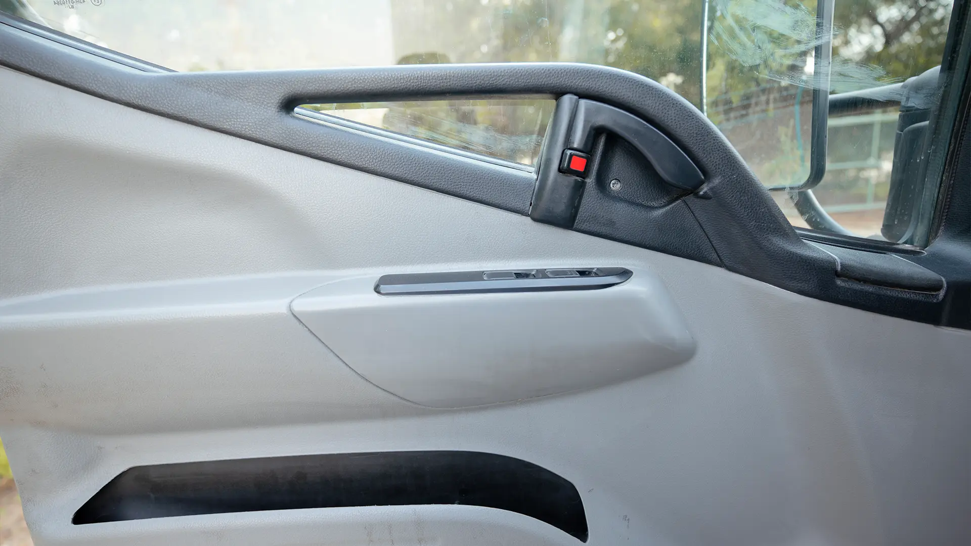 Used 2020 Mitsubishi Canter Chiller Box in White – Driver Door Panel Full View for Sale at First Choice Cars Dubai Sharjah